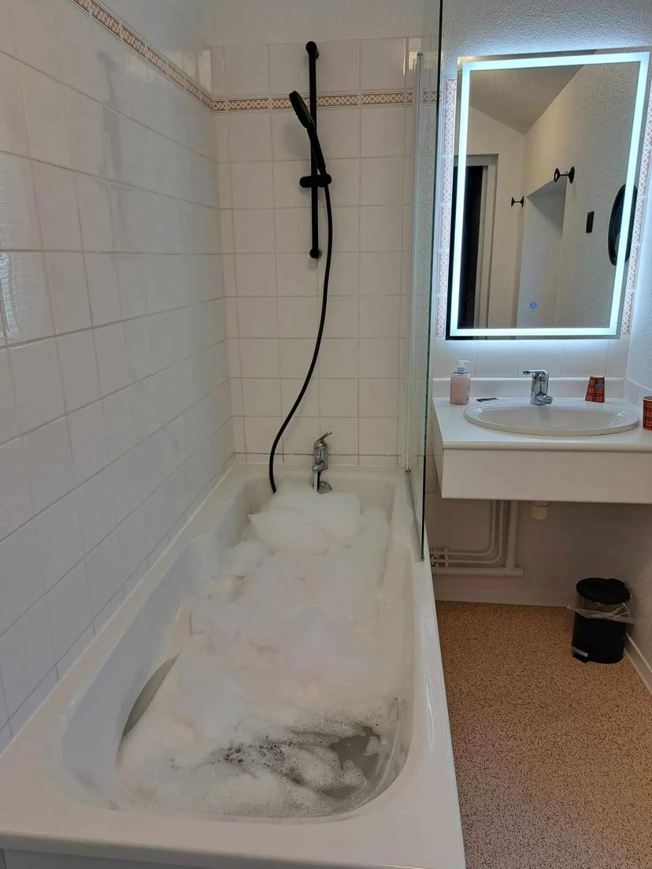 Bathroom in Hôtel Les Deux Porches