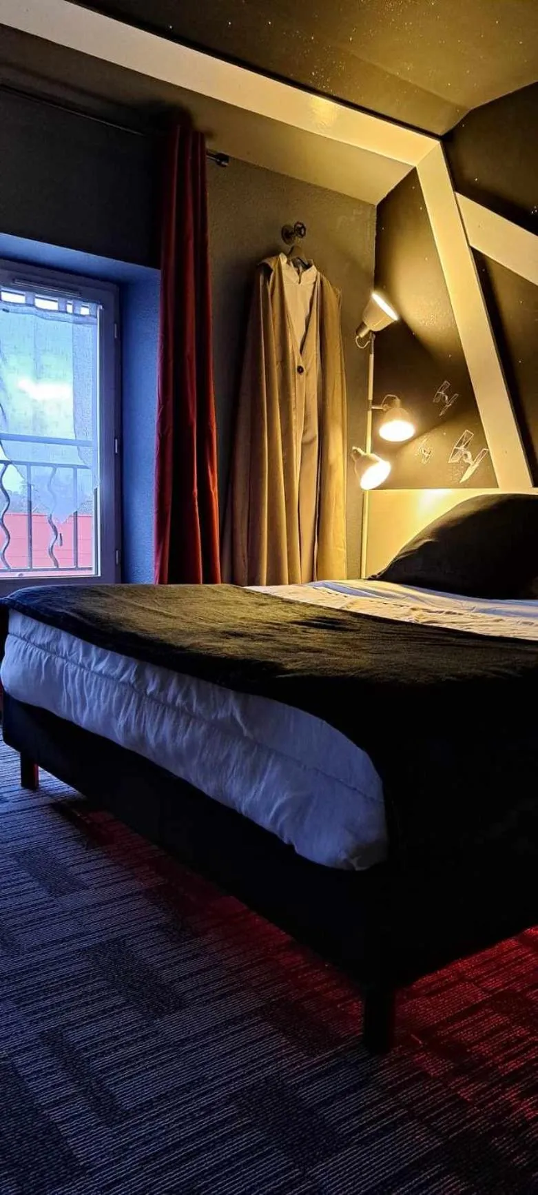 Photo of the whole room, Bed in Hôtel Les Deux Porches