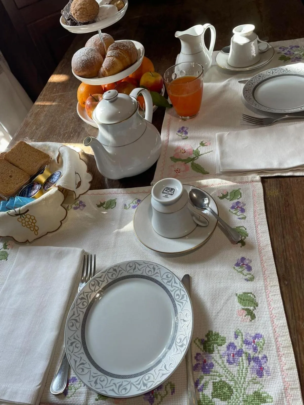 Breakfast in Villa Sorrentina