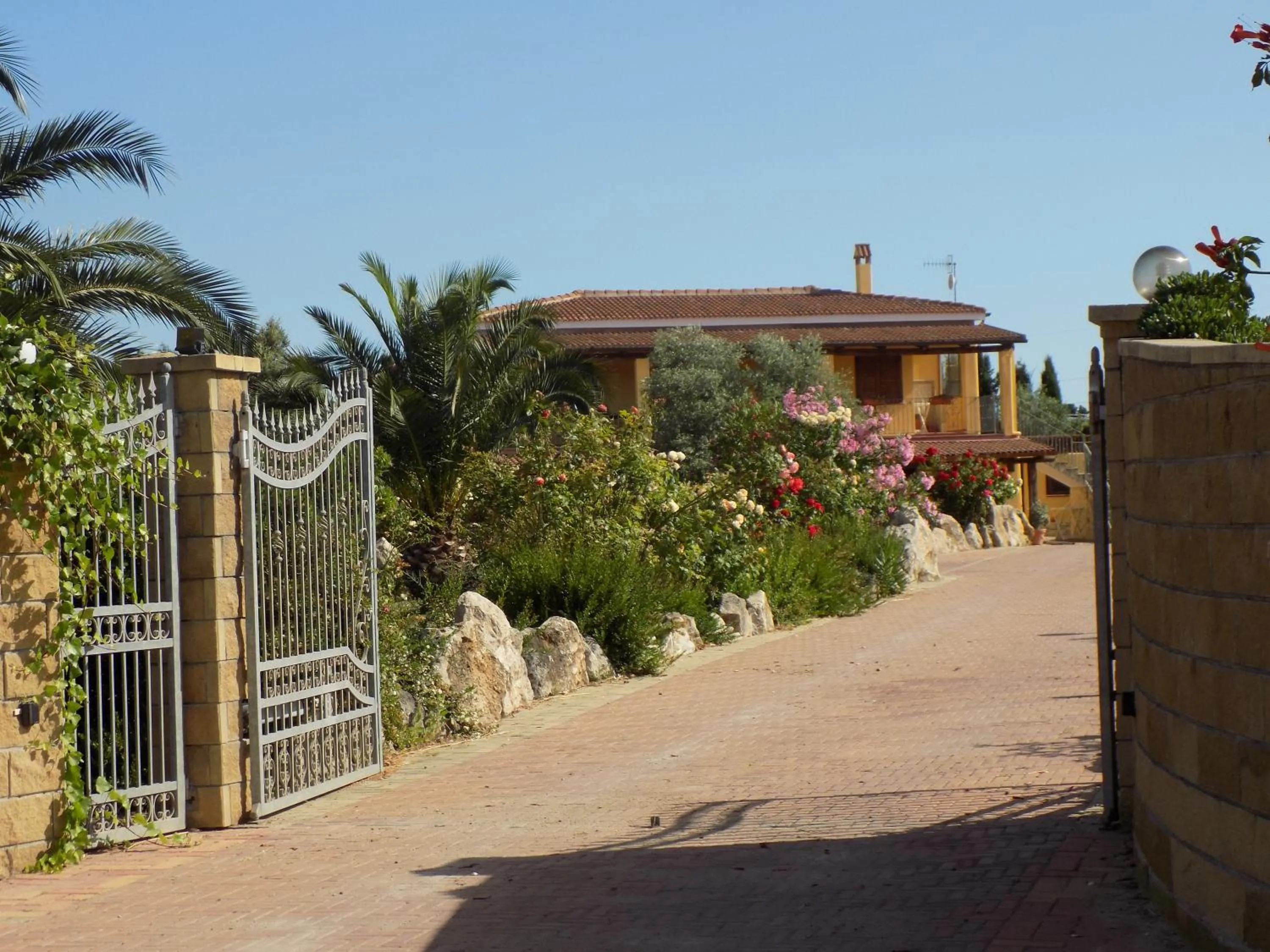 Property building in Villa Sorrentina
