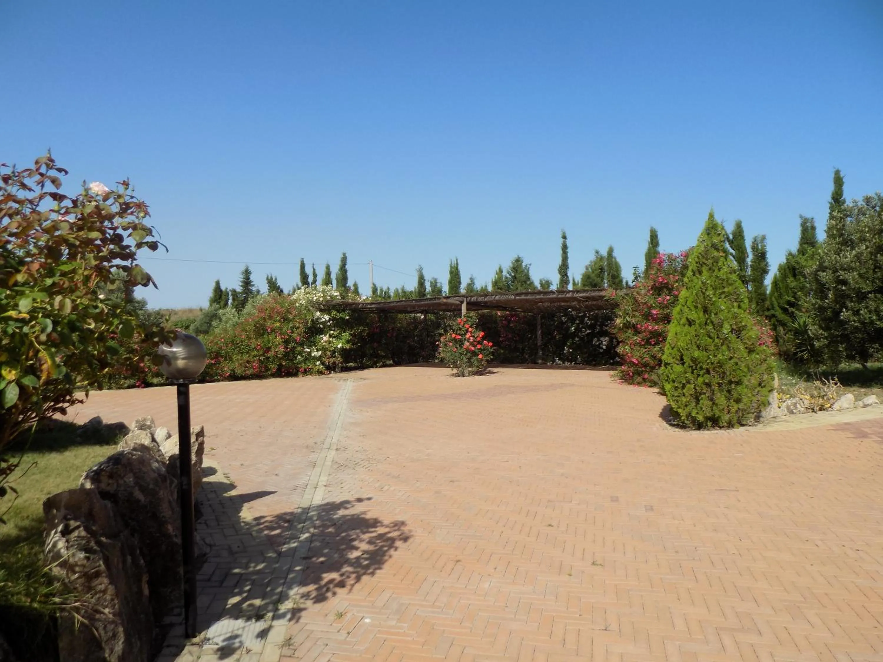 Facade/entrance in Villa Sorrentina