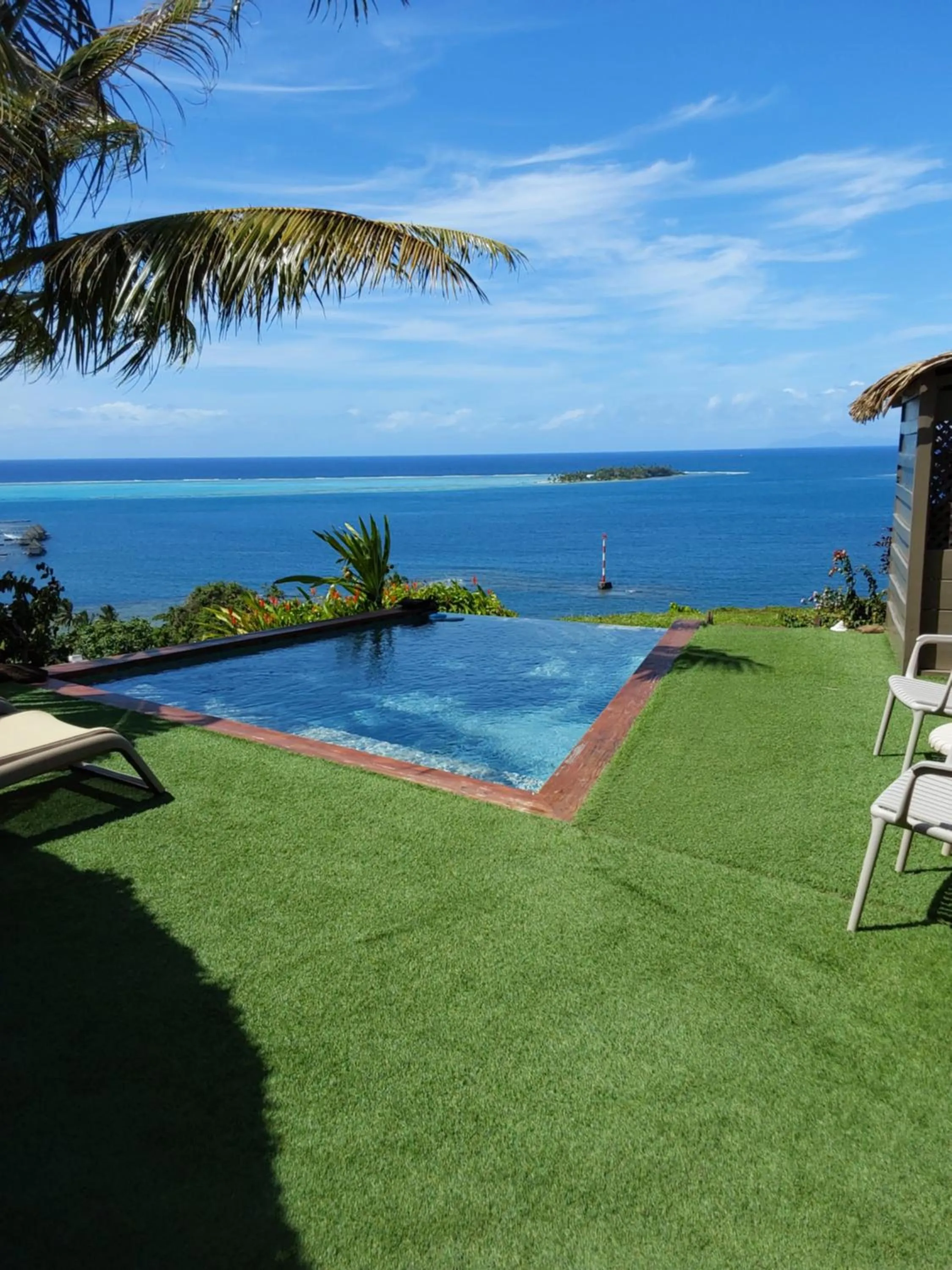 Swimming pool in Faré Mahi Mahi