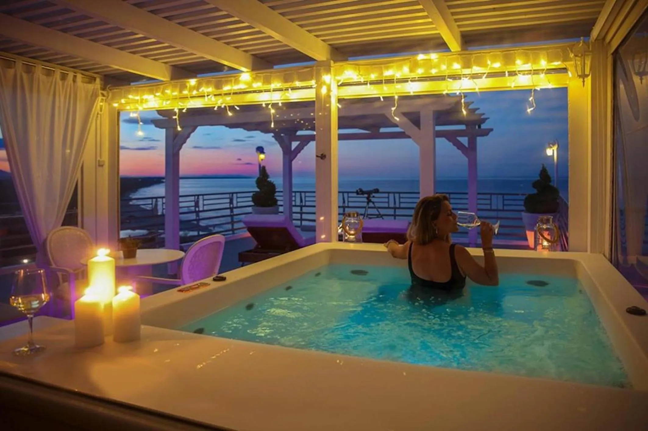 Hot Tub in Panorama Suites & Spa - Adults Only