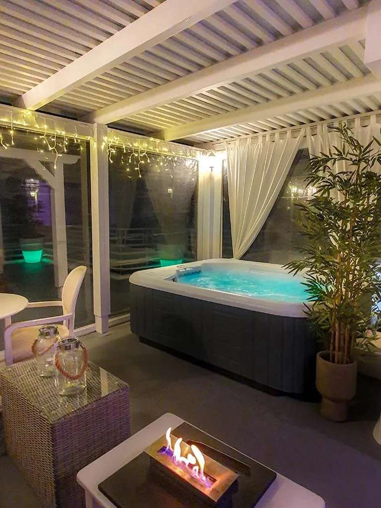 Hot Tub in Panorama Suites & Spa - Adults Only