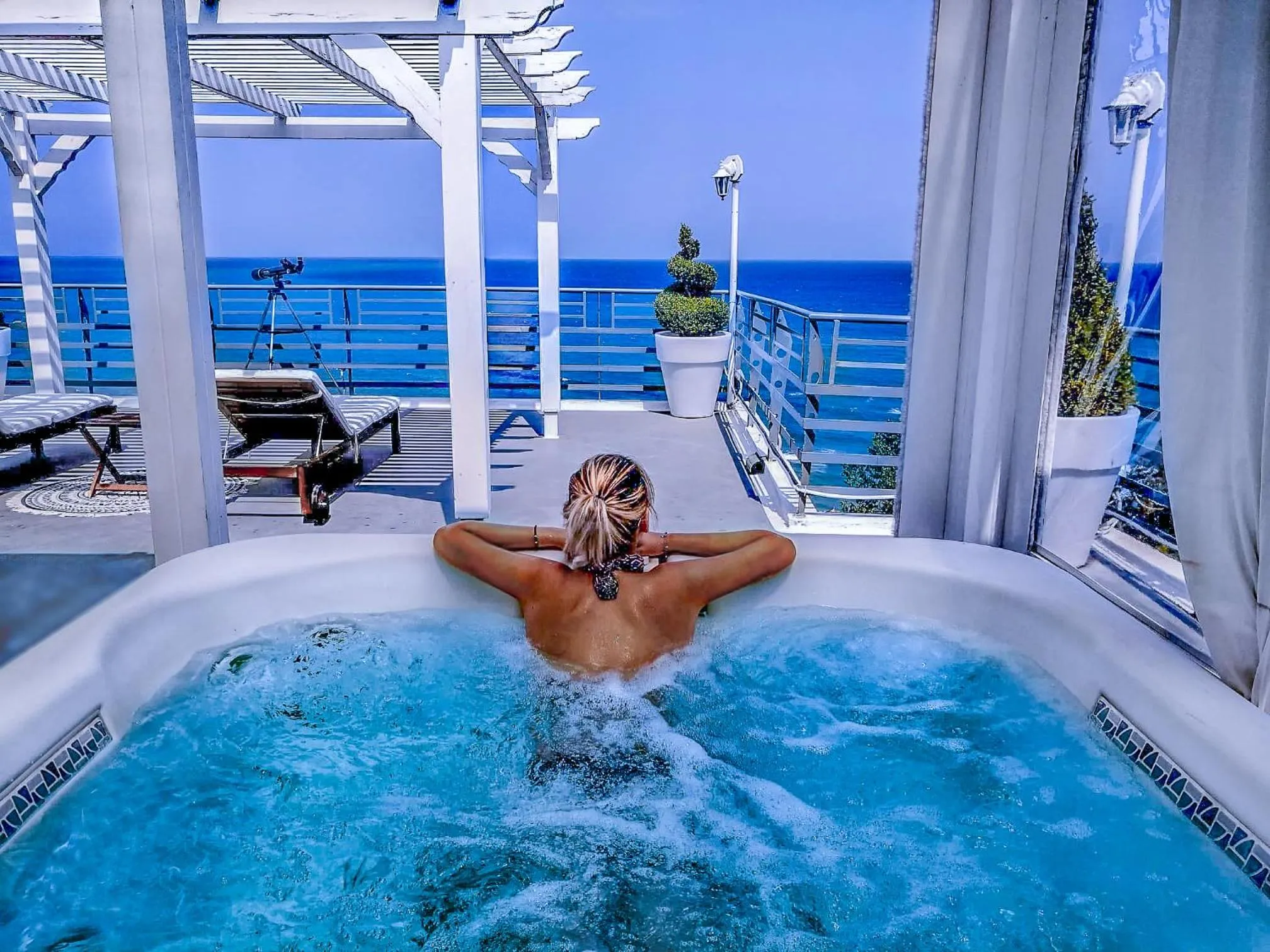 Hot Tub in Panorama Suites & Spa - Adults Only