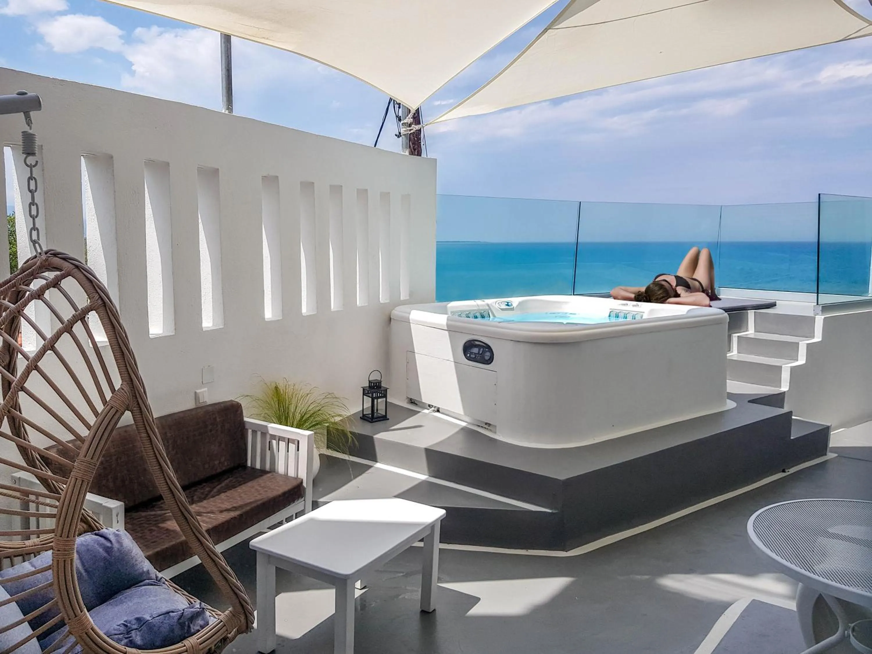  Special Offer - Deluxe Double Room with Outdoor Heated Hot Tub - Sea View in Panorama Suites & Spa - Adults Only