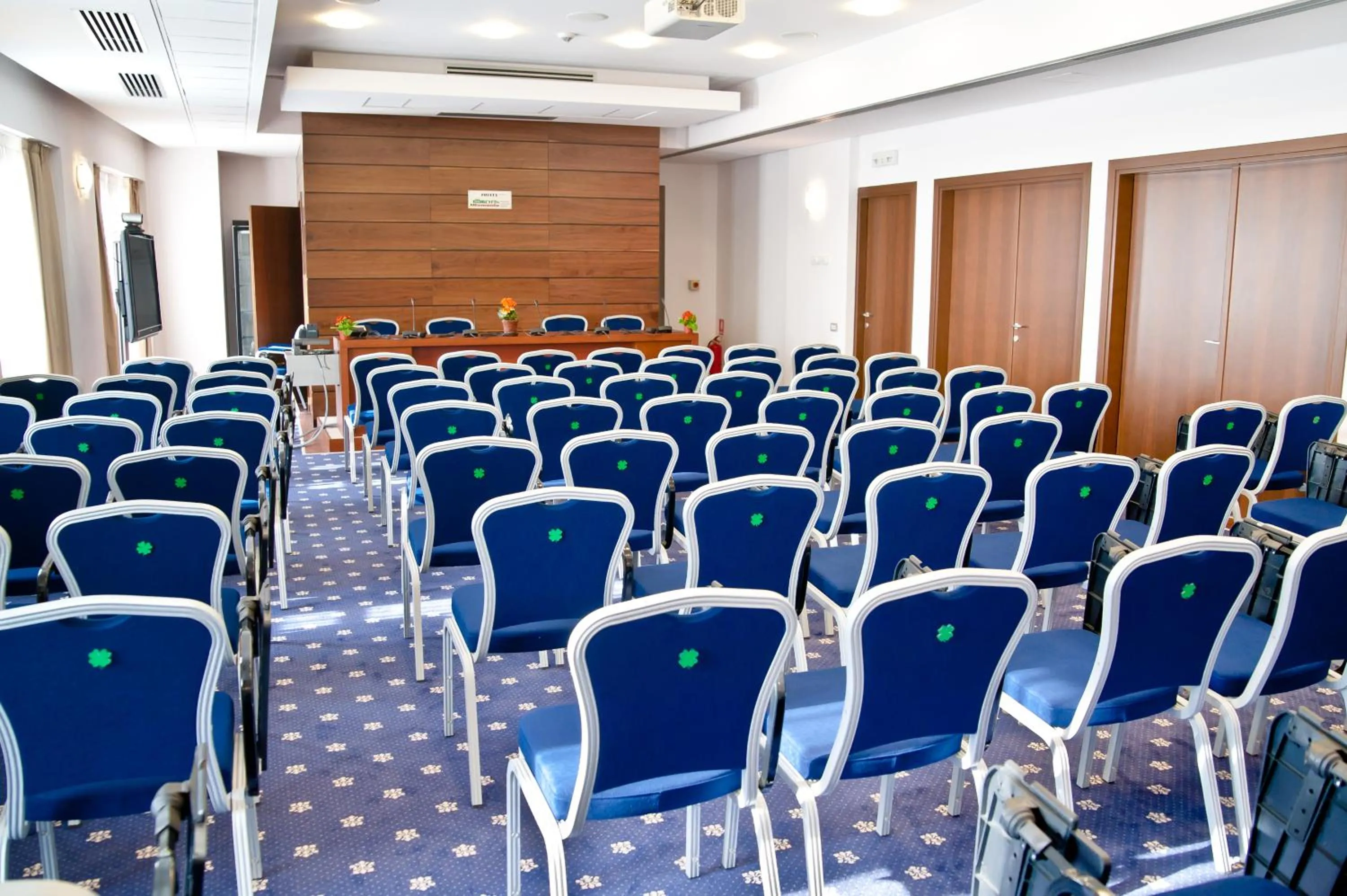 Business facilities in Hotel Beyfin