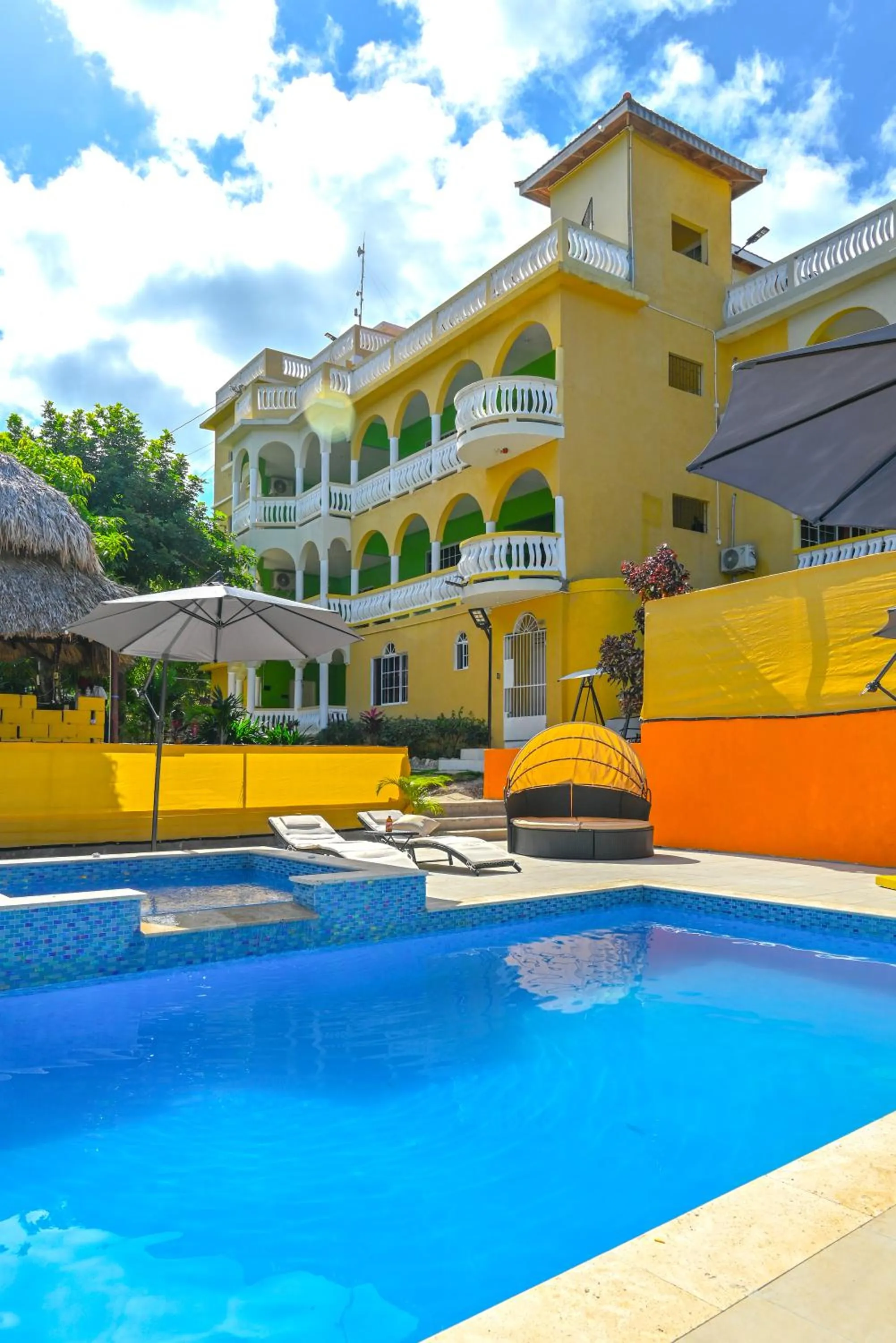 Property building in Takuma Boutque Hotel Hotel Rooms & Suites