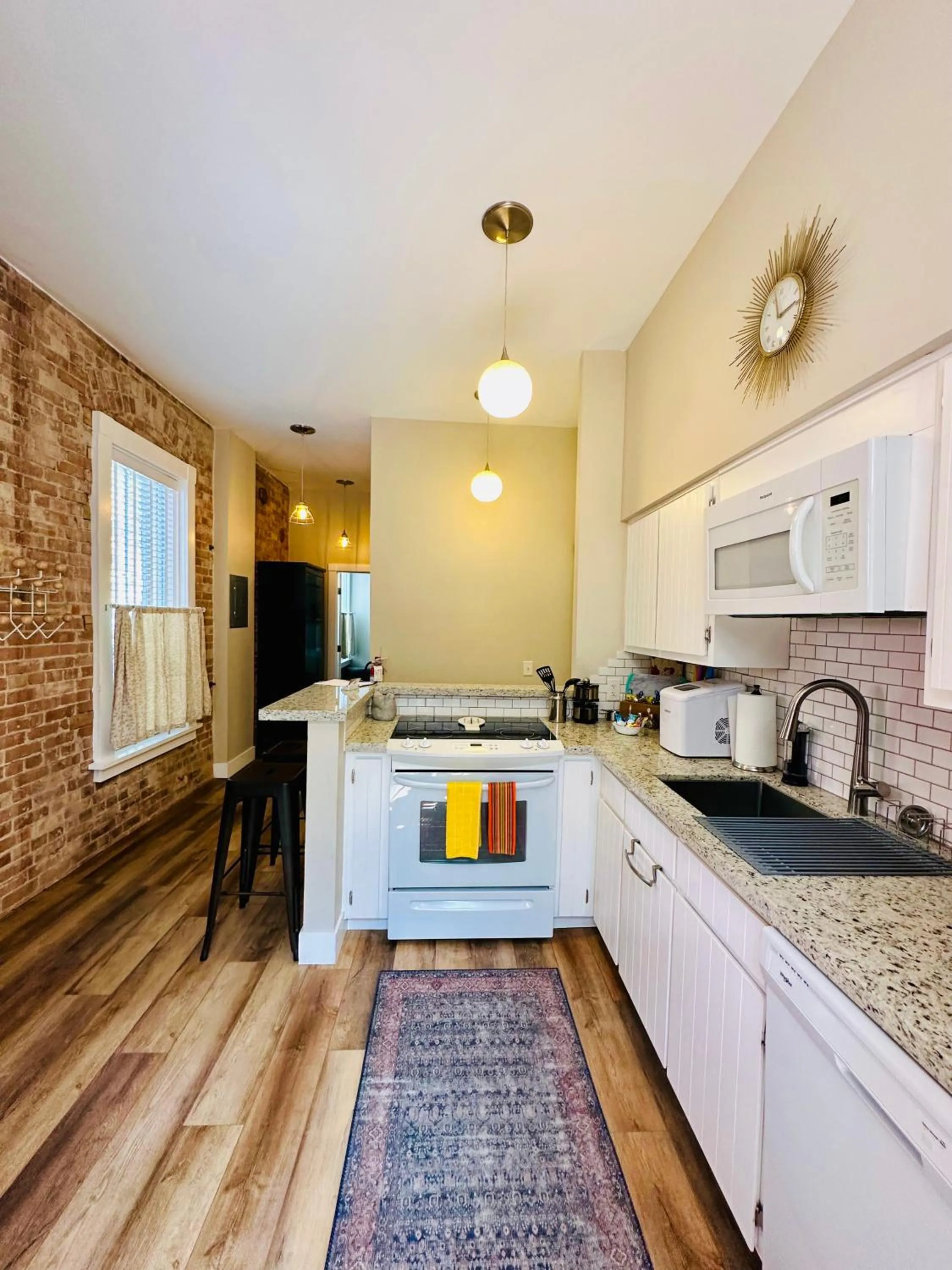 kitchen in Bisbee Brownstone Suites