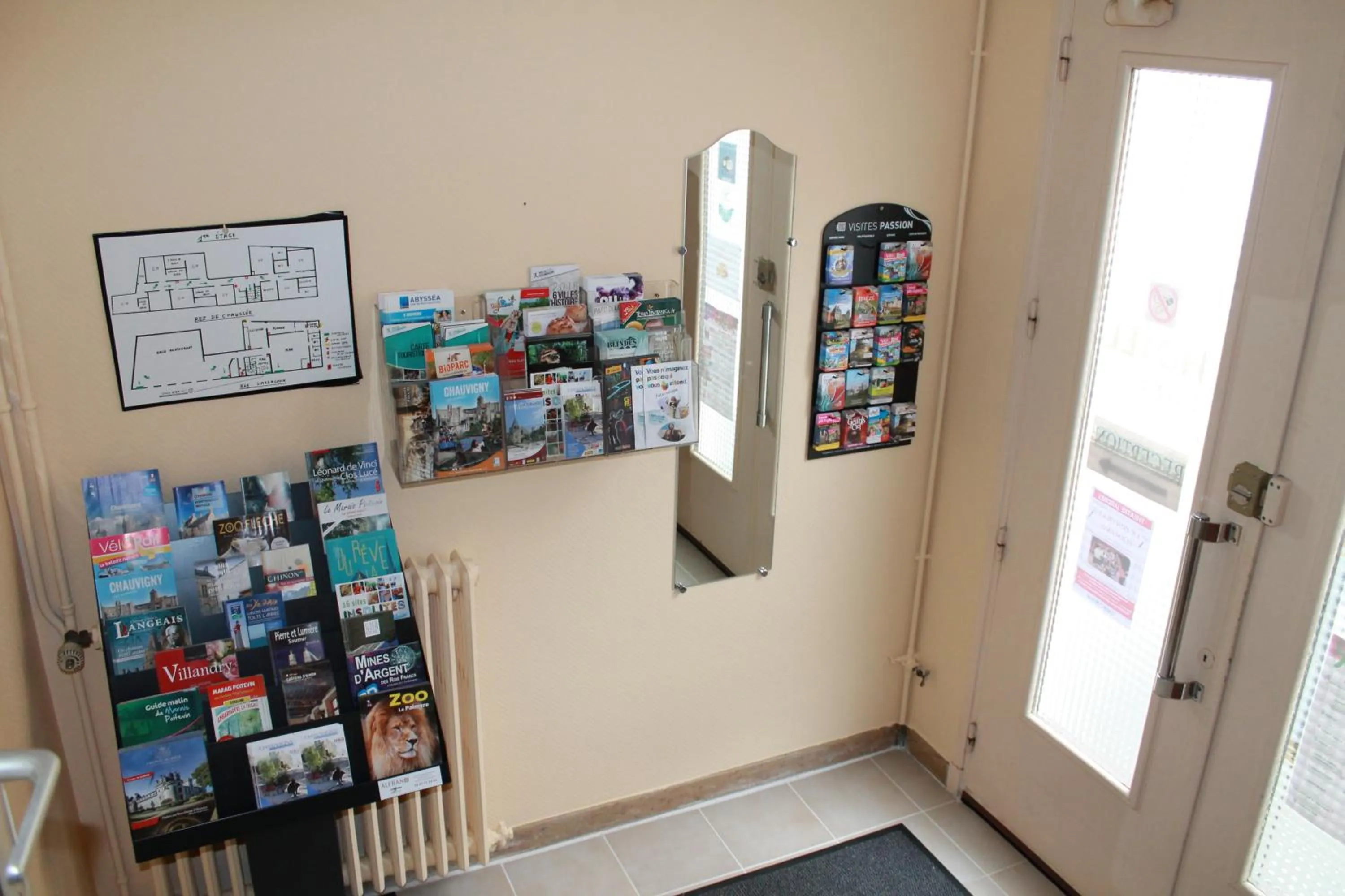 Lobby or reception in Logis Hôtel Beauséjour