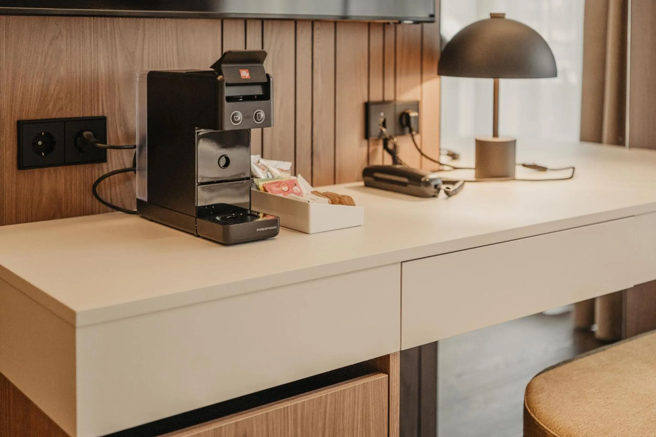 minibar in Hotel Hell