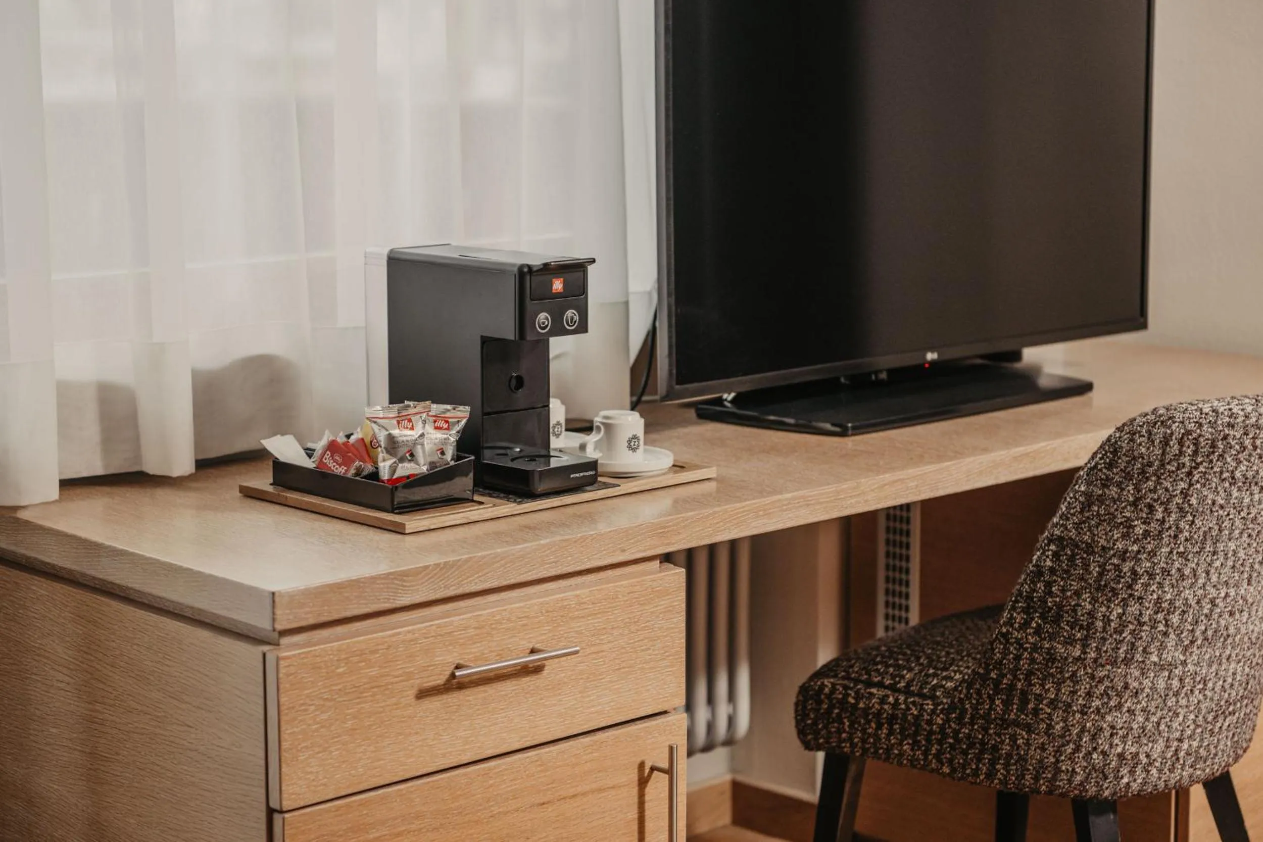 TV and multimedia in Hotel Hell