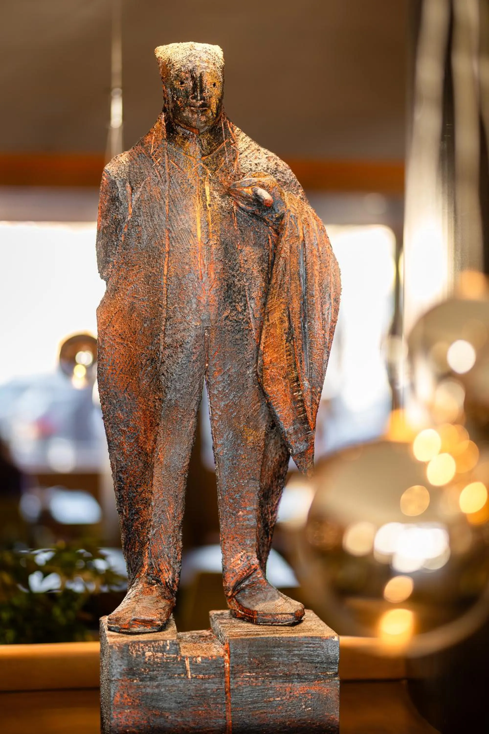 Restaurant/places to eat in Hotel Hell