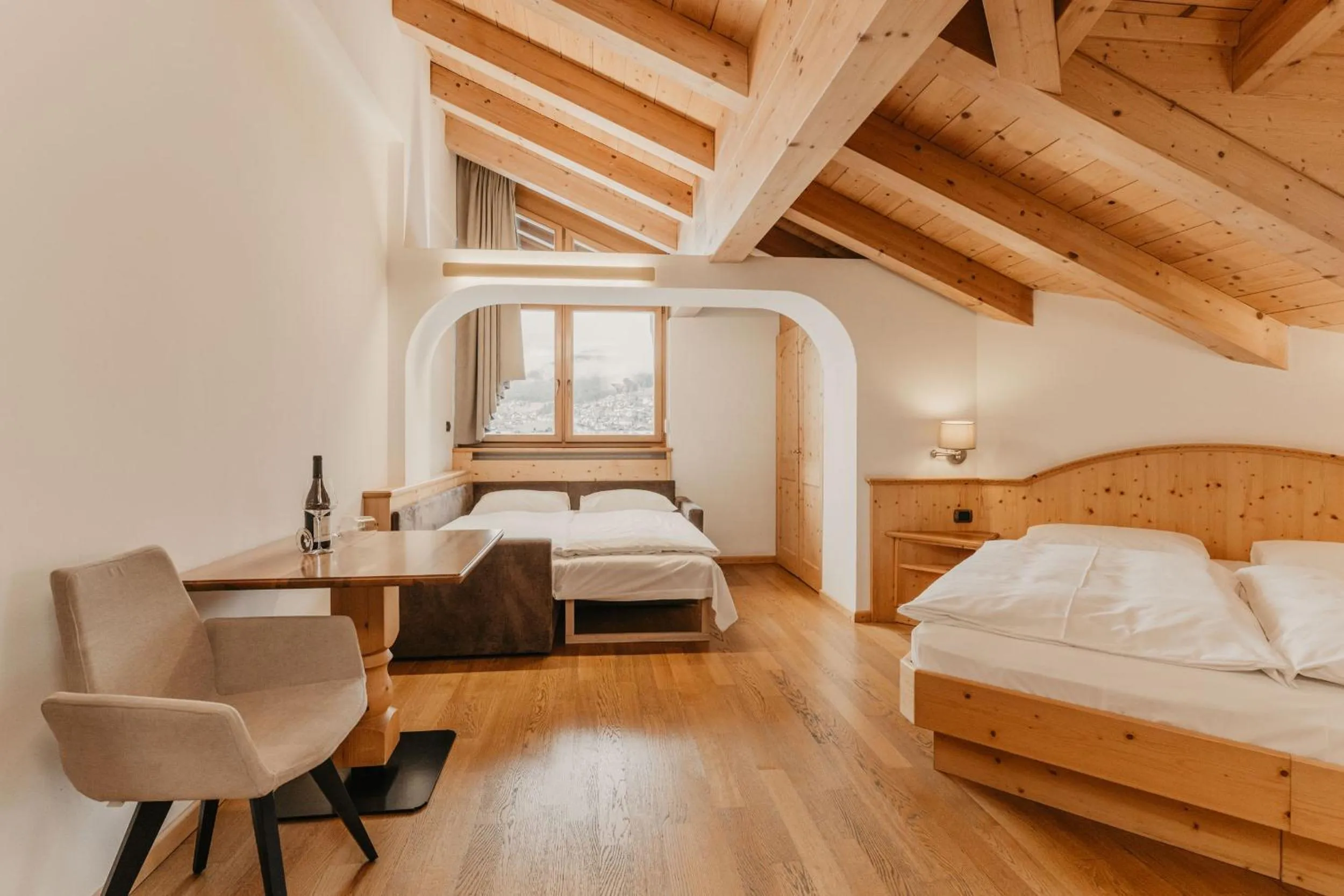 Bedroom, Bed in Hotel Hell