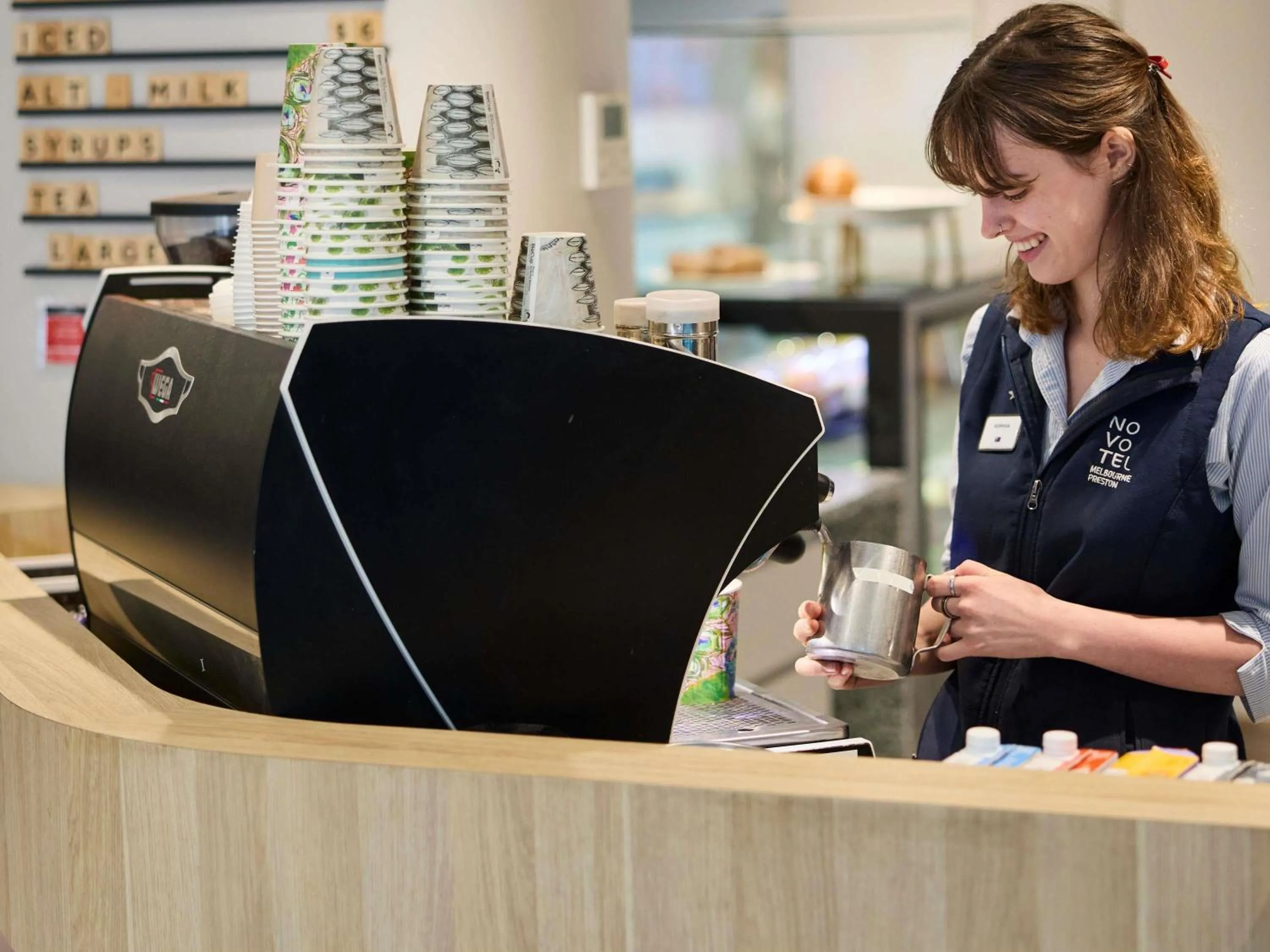 Restaurant/places to eat in Novotel Melbourne Preston