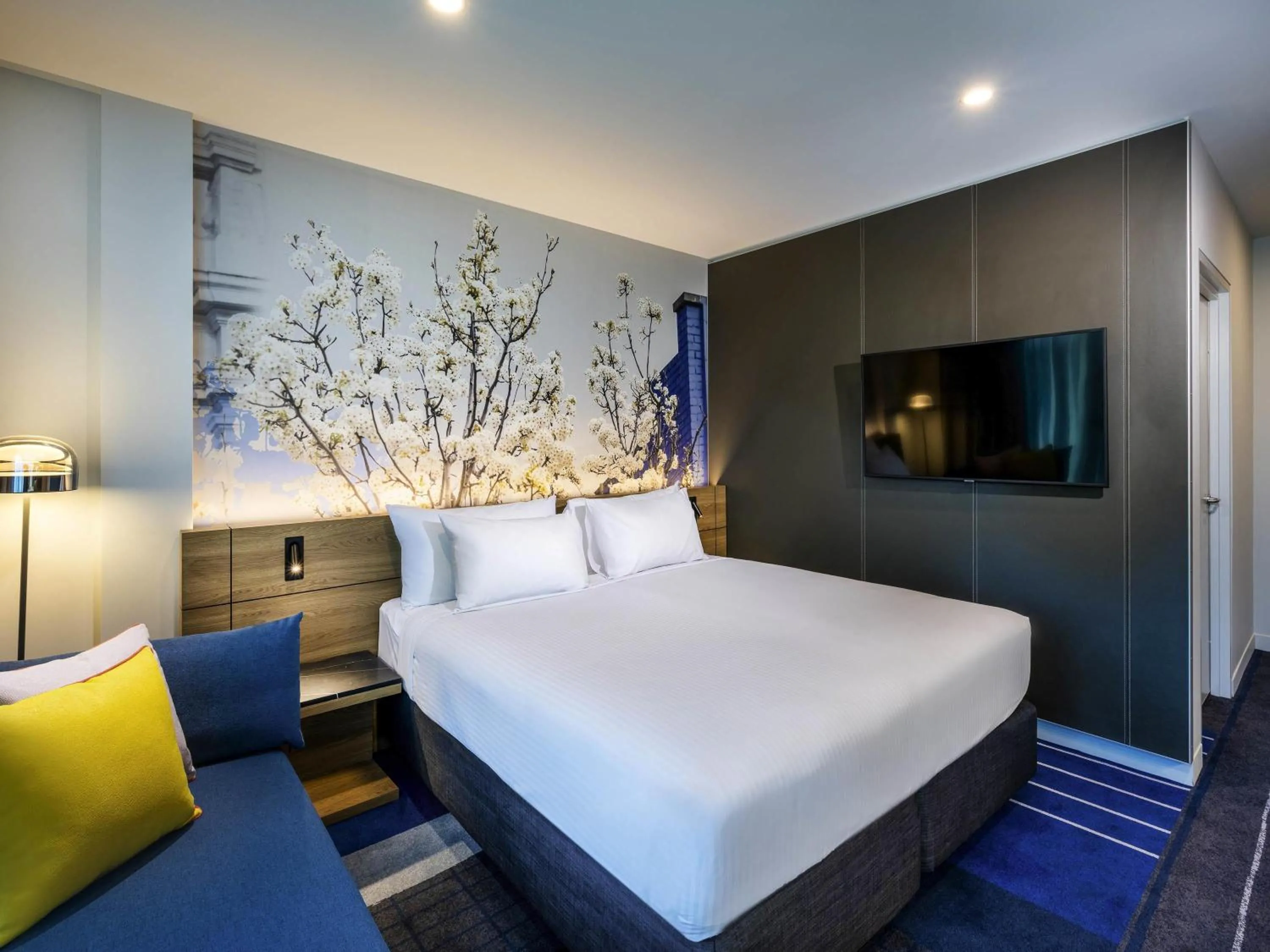 Bedroom, Bed in Novotel Melbourne Preston