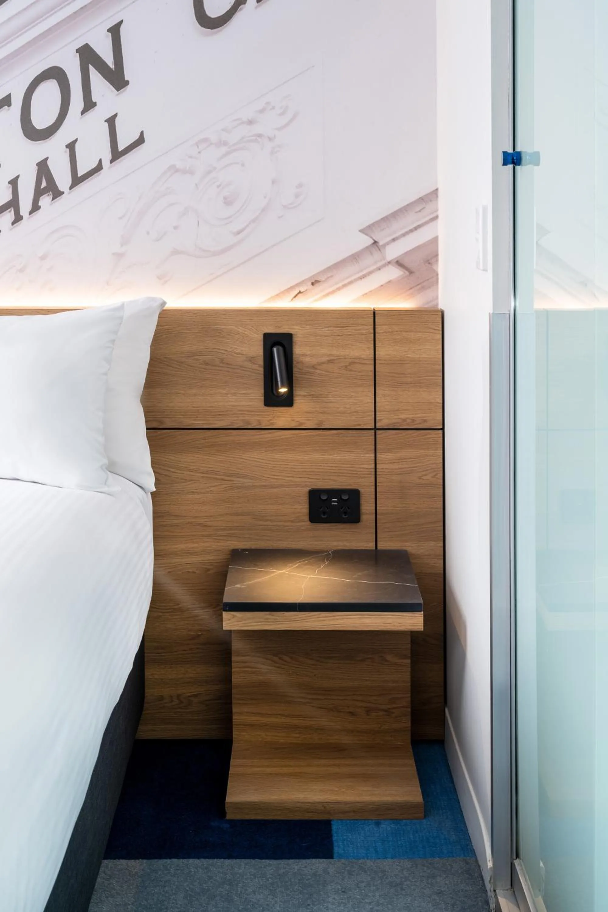 Bed in Novotel Melbourne Preston