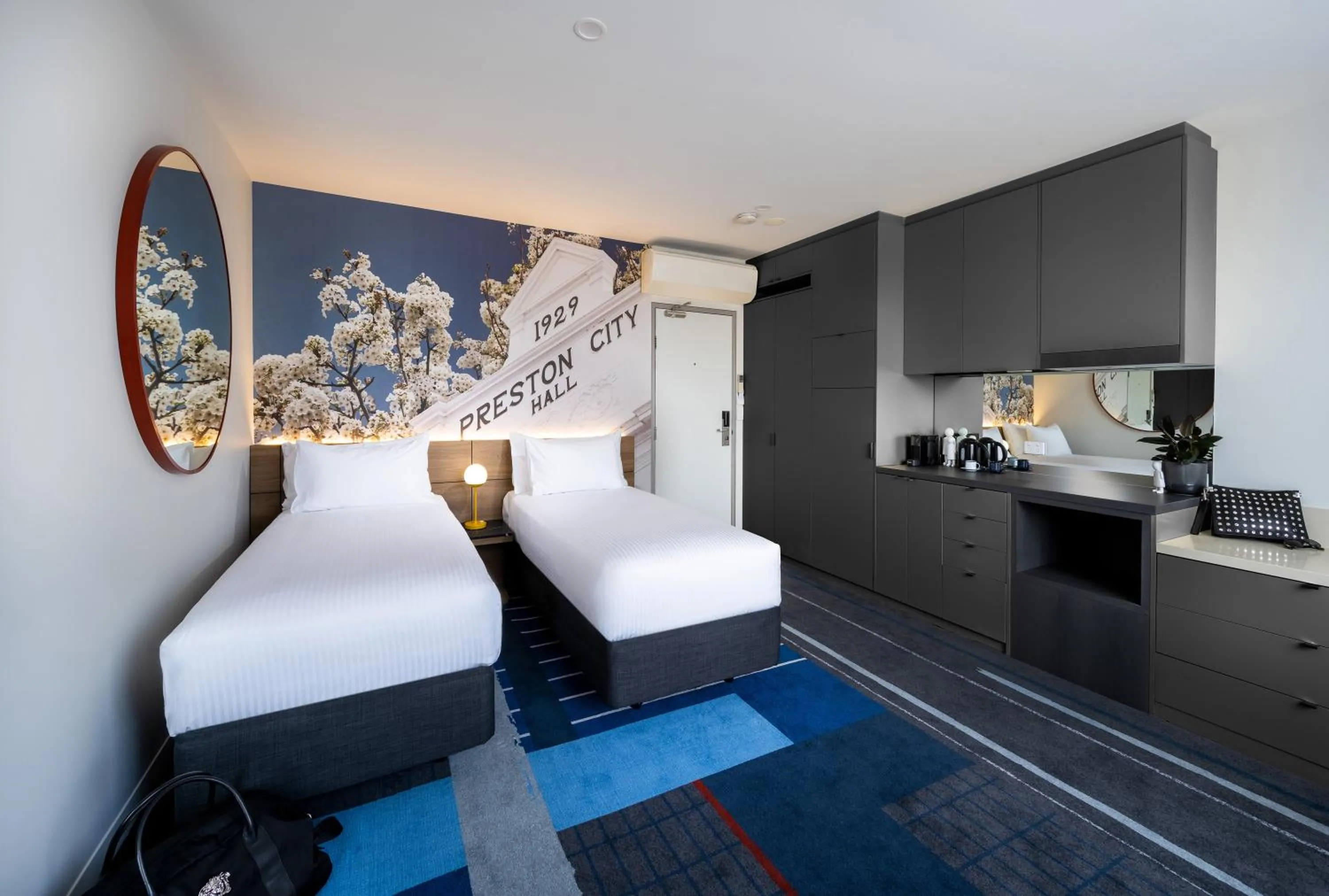 Bedroom, Bed in Novotel Melbourne Preston