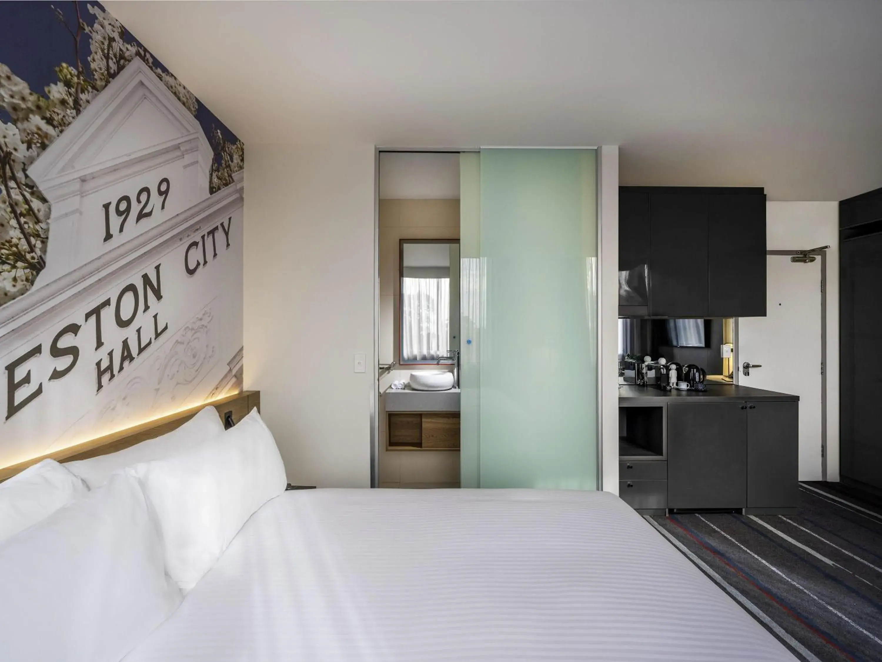 Superior Queen Room in Novotel Melbourne Preston Superior Queen Room in Novotel Melbourne Preston