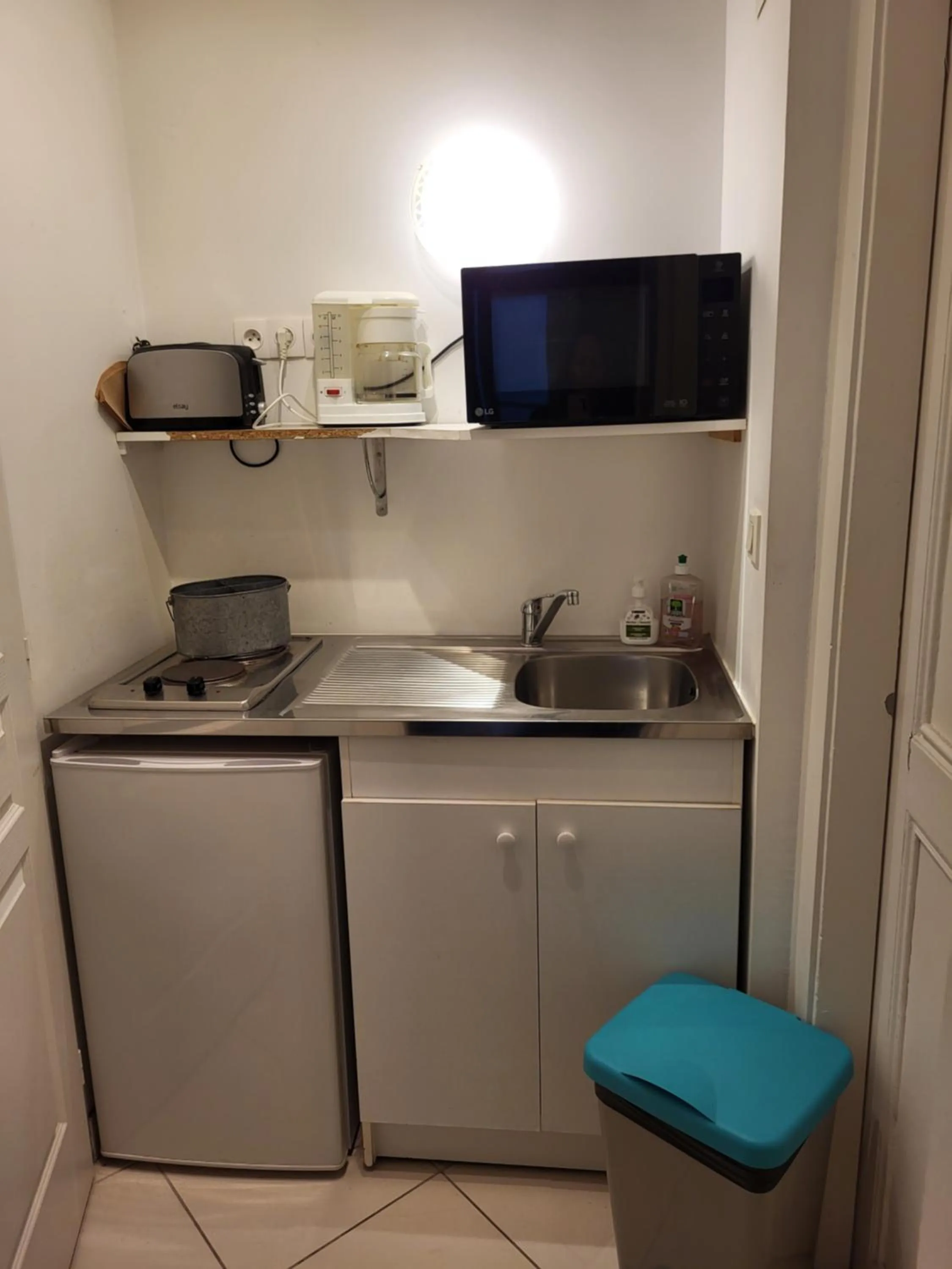 Kitchen or kitchenette in Chambres d'Hôtes La petite Salamandre