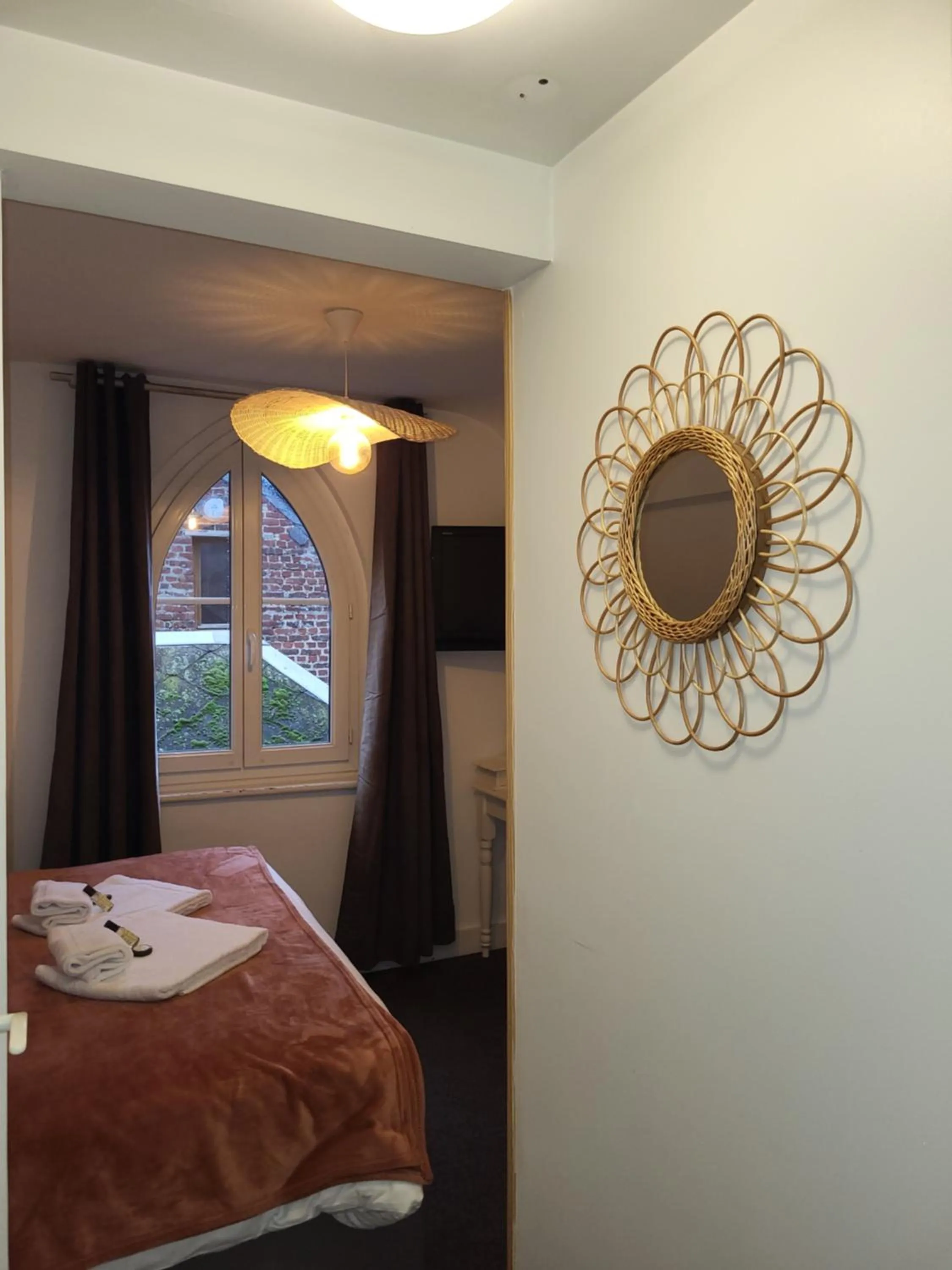 Photo of the whole room, Bed in Chambres d'Hôtes La petite Salamandre