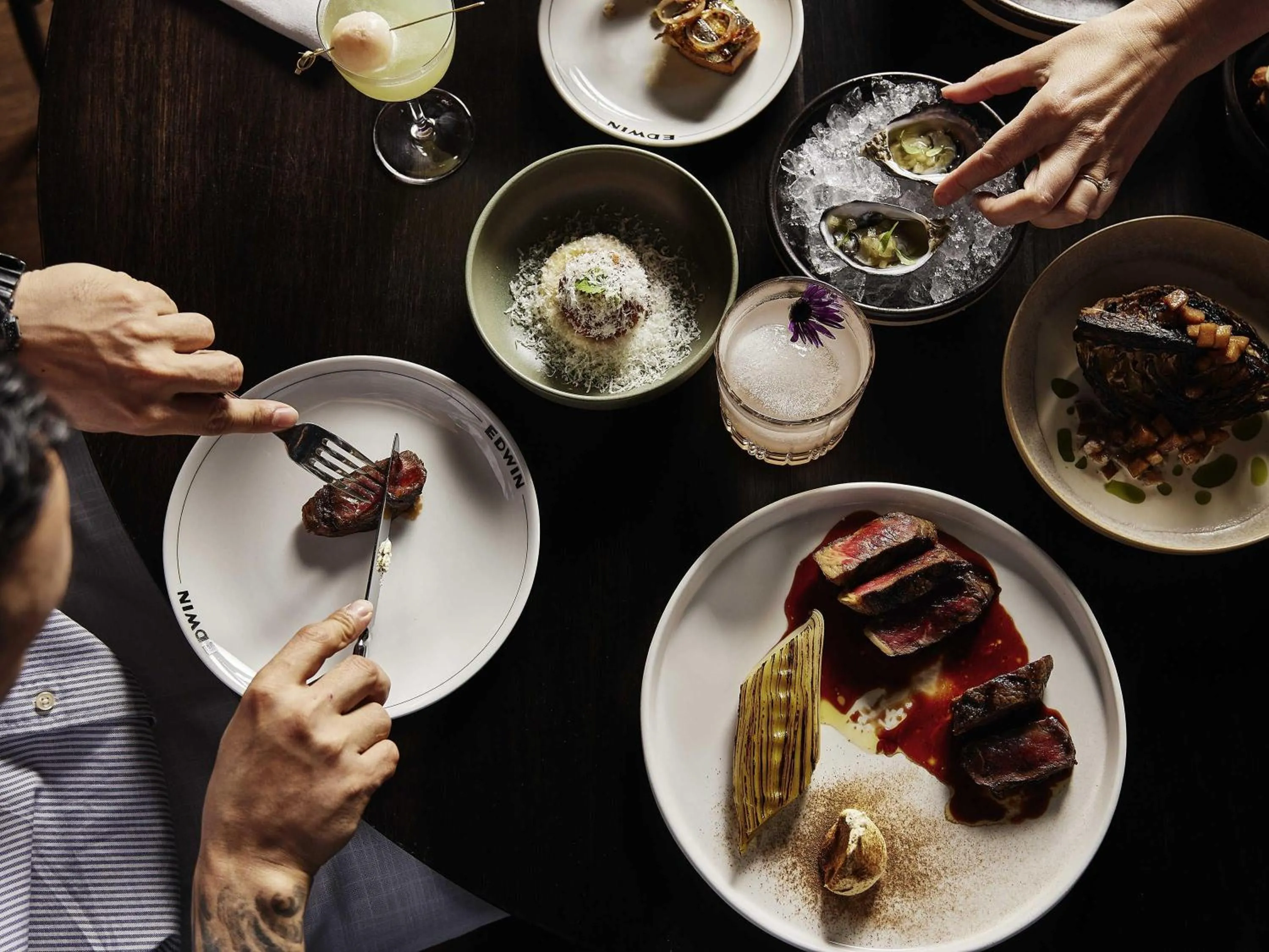 Restaurant/places to eat in Shadow Play by Peppers