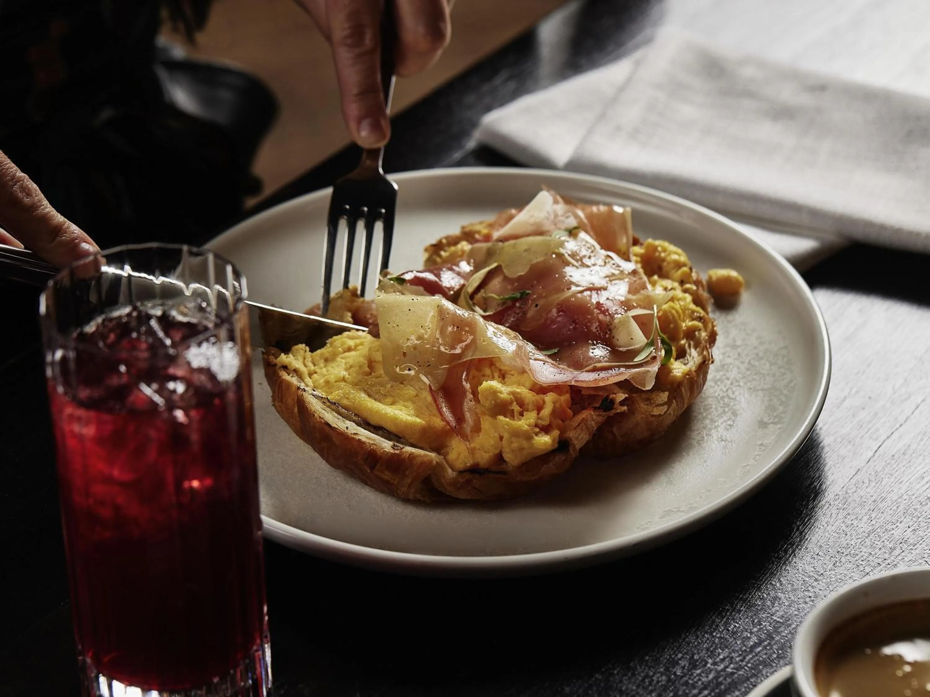 Restaurant/places to eat in Shadow Play by Peppers