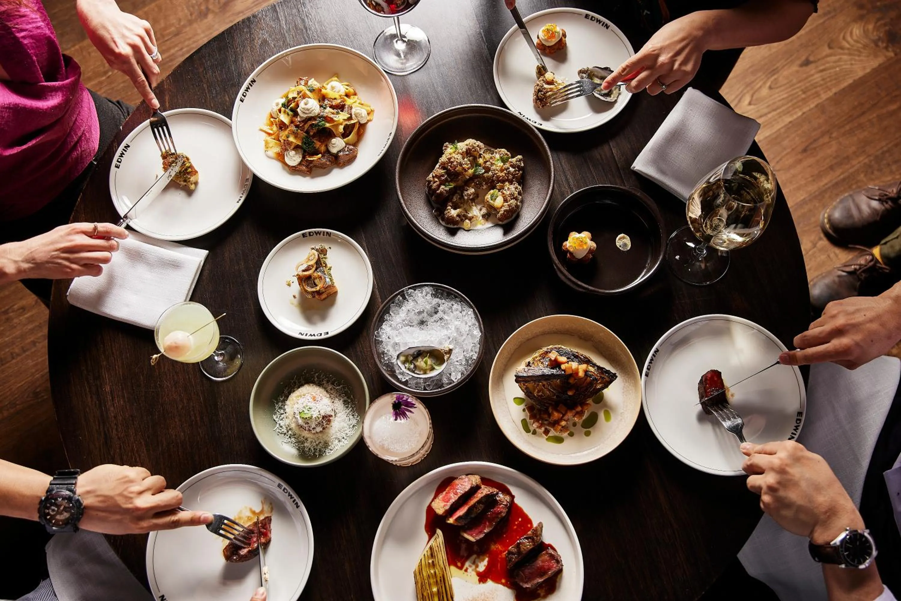 Restaurant/places to eat in Shadow Play by Peppers