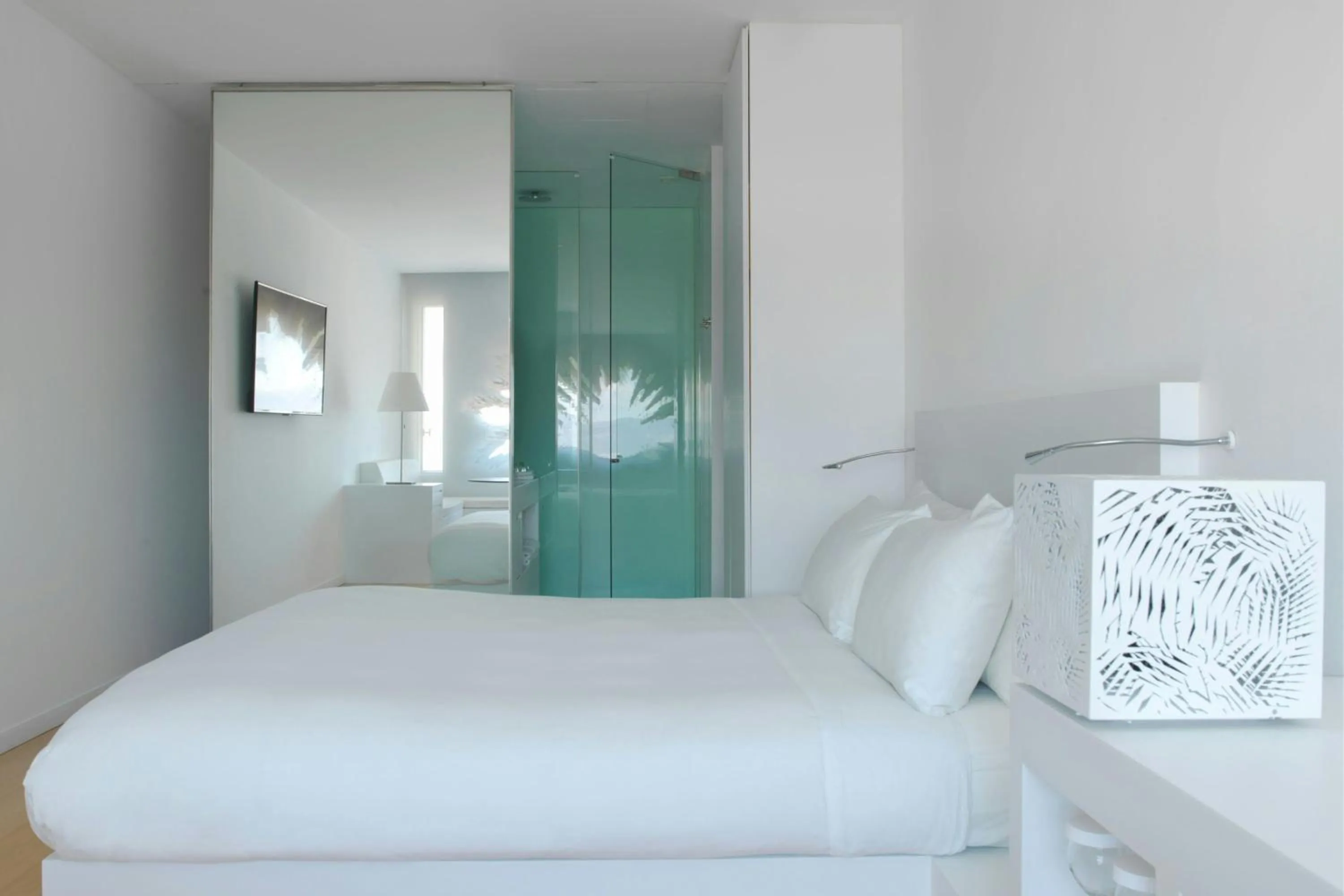 Photo of the whole room, Bed in Renaissance Barcelona Fira Hotel