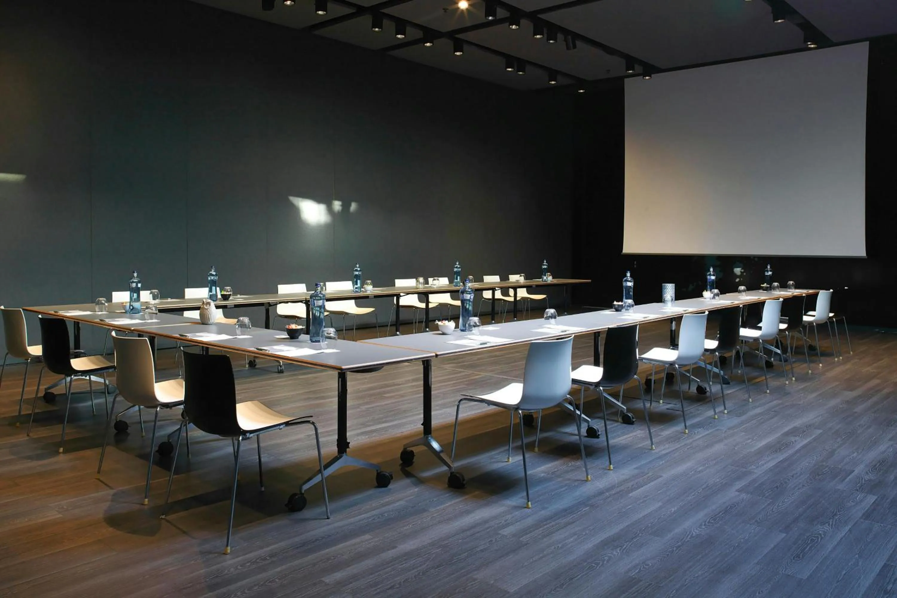 Meeting/conference room in Renaissance Barcelona Fira Hotel