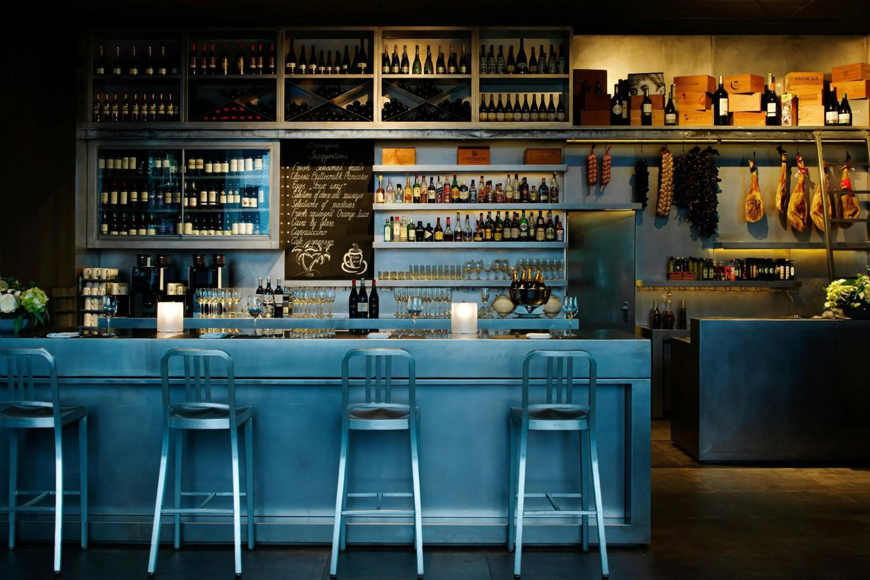 Lounge or bar in Renaissance Barcelona Fira Hotel