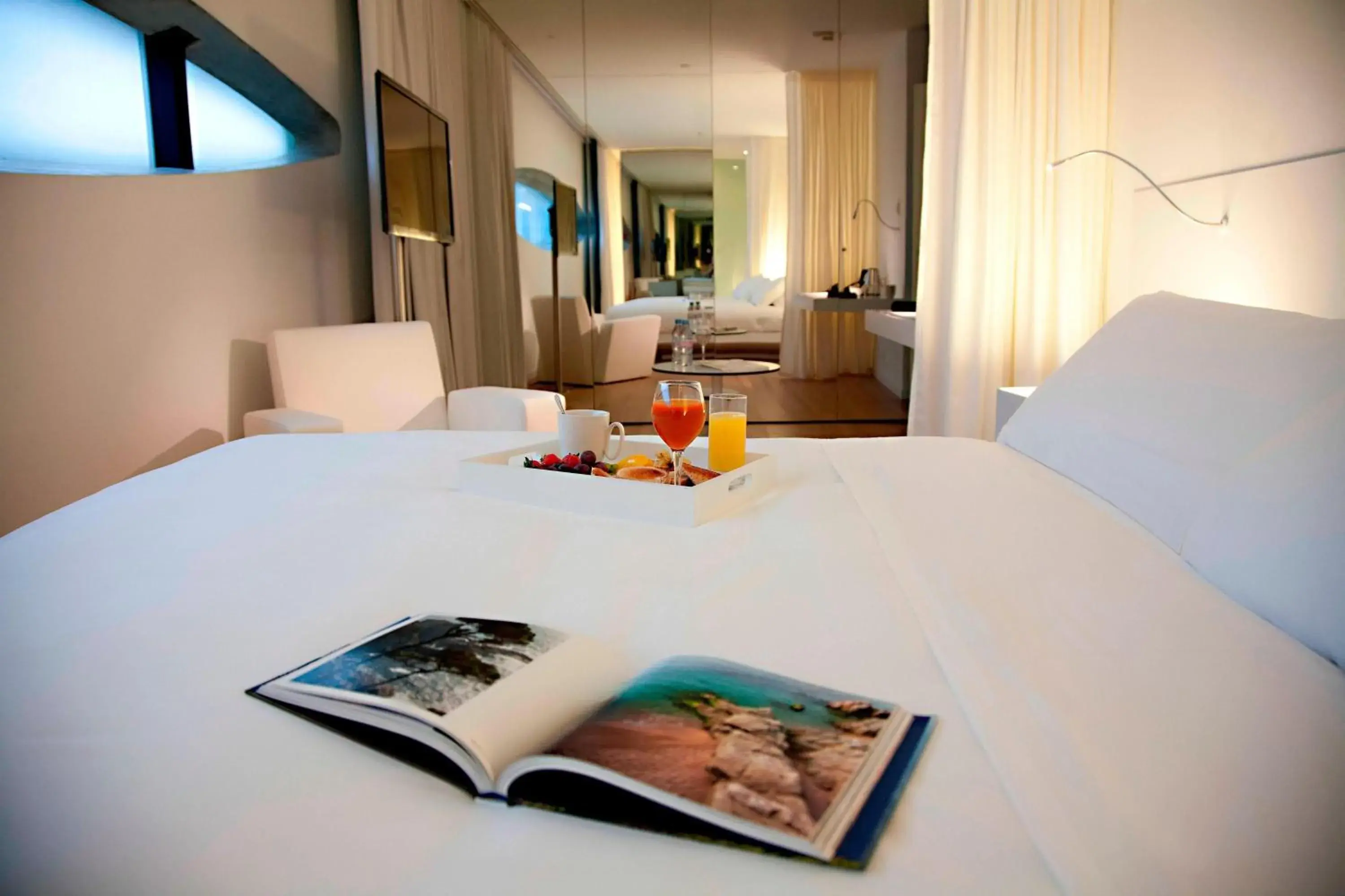 Junior King Suite with City View in Renaissance Barcelona Fira Hotel Junior King Suite with City View in Renaissance Barcelona Fira Hotel