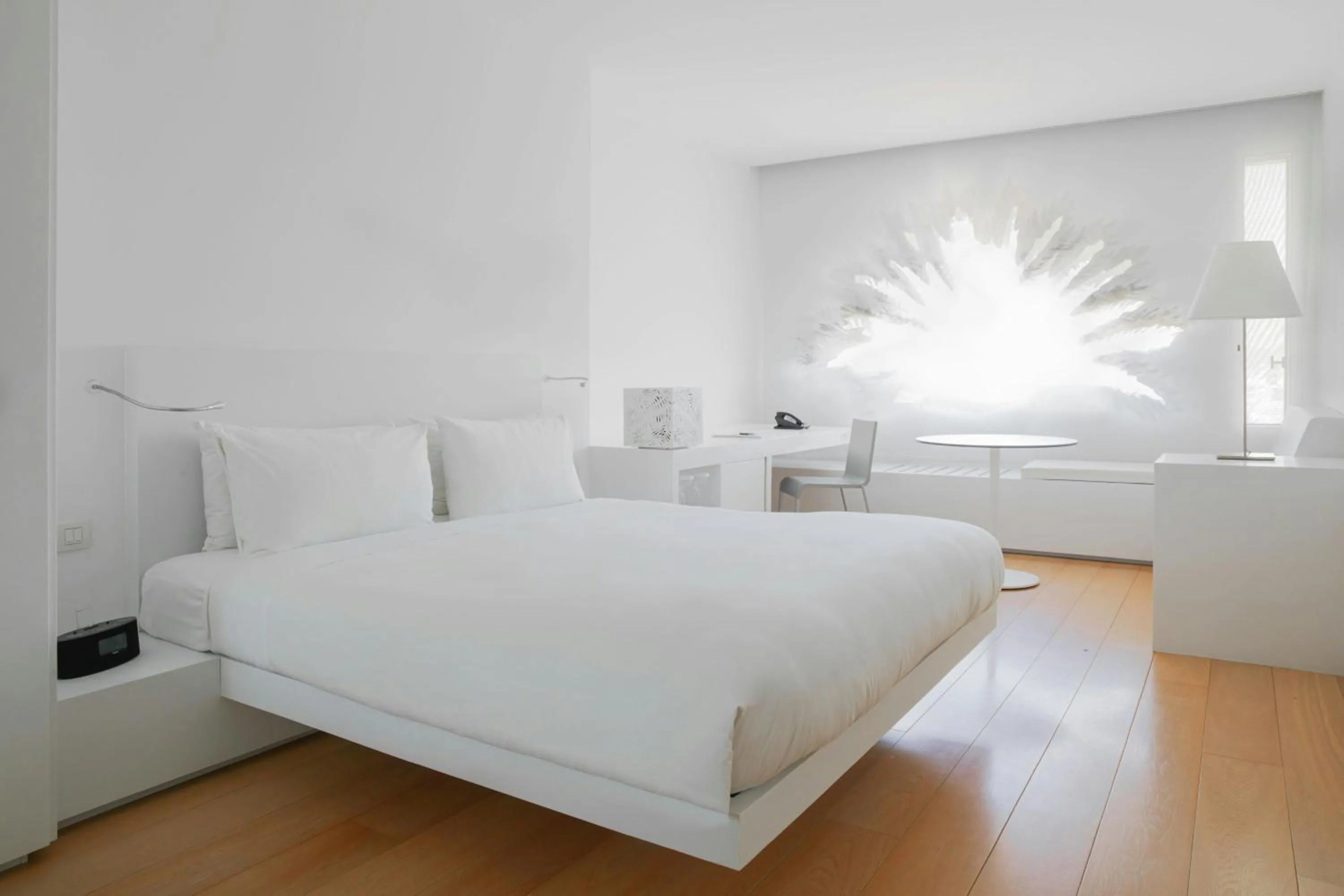 Photo of the whole room, Bed in Renaissance Barcelona Fira Hotel