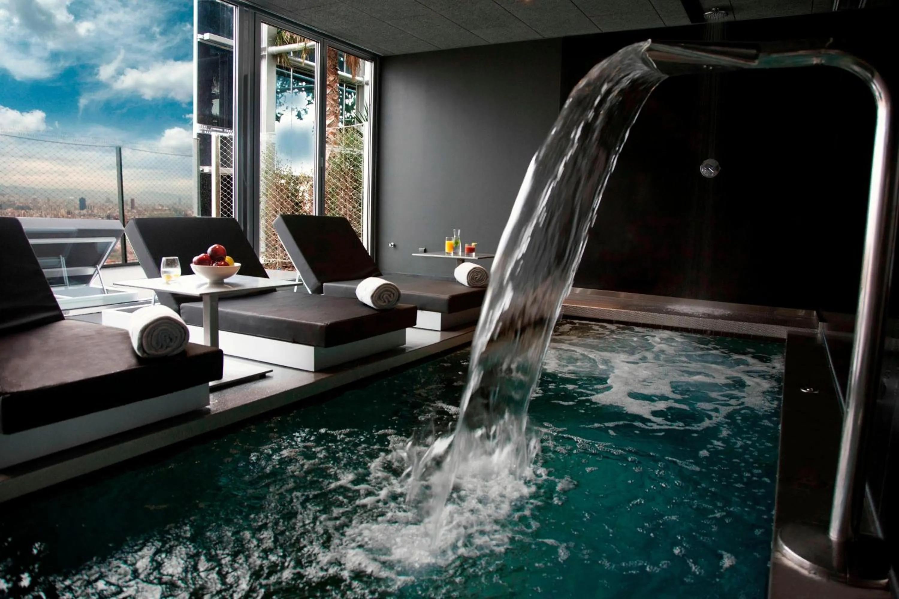 Swimming pool in Renaissance Barcelona Fira Hotel