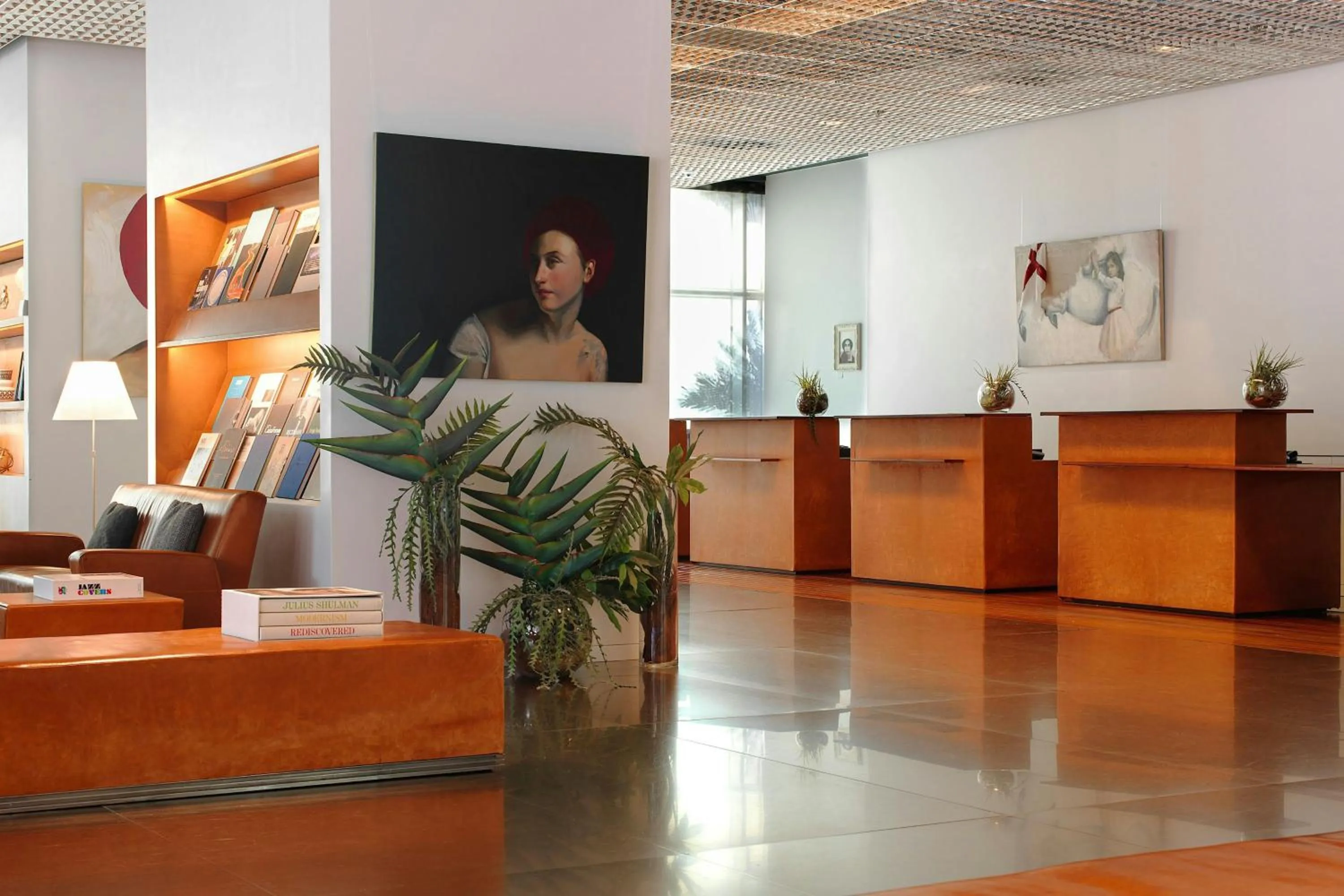 Lobby or reception in Renaissance Barcelona Fira Hotel