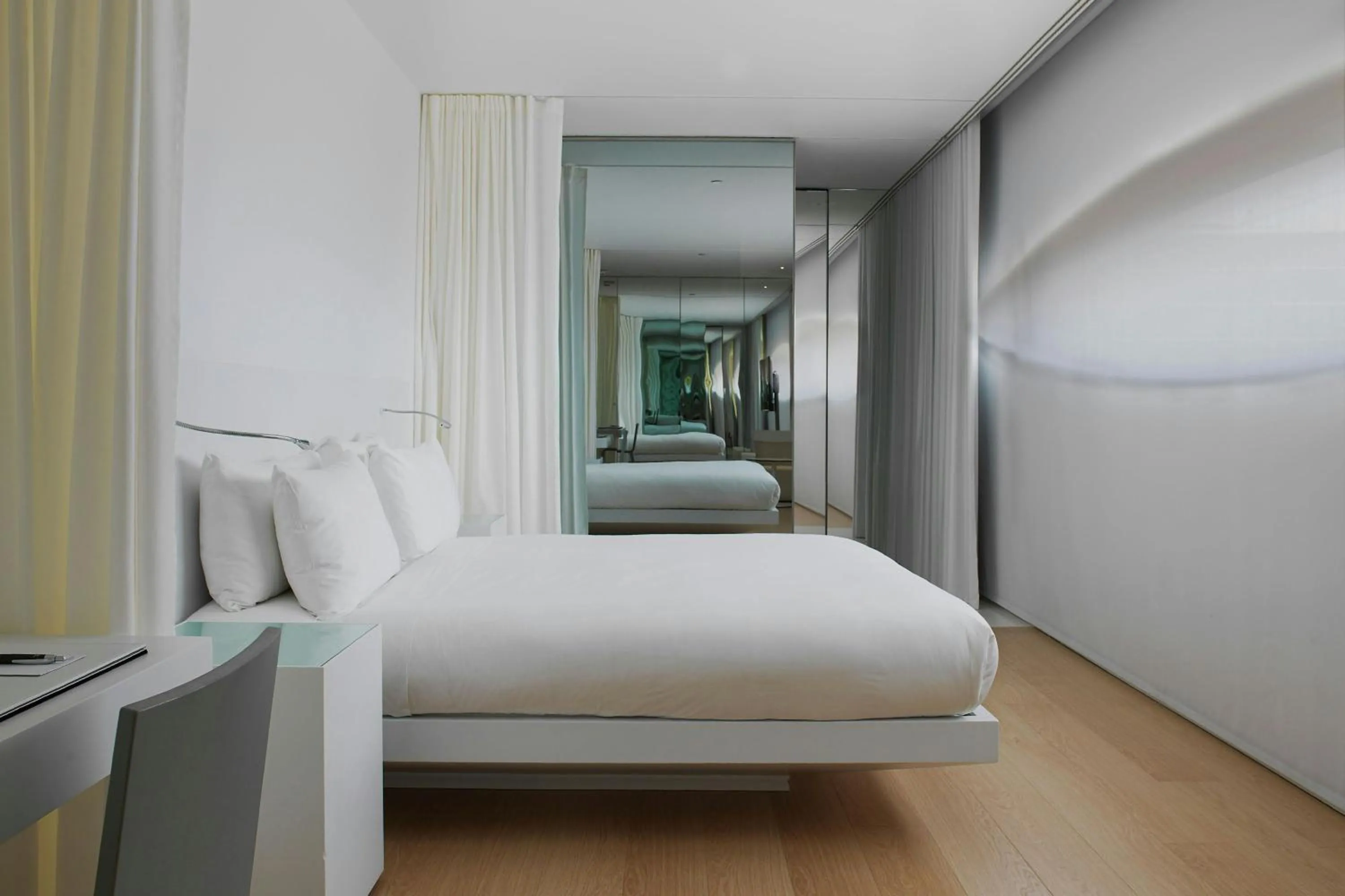 Photo of the whole room, Bed in Renaissance Barcelona Fira Hotel