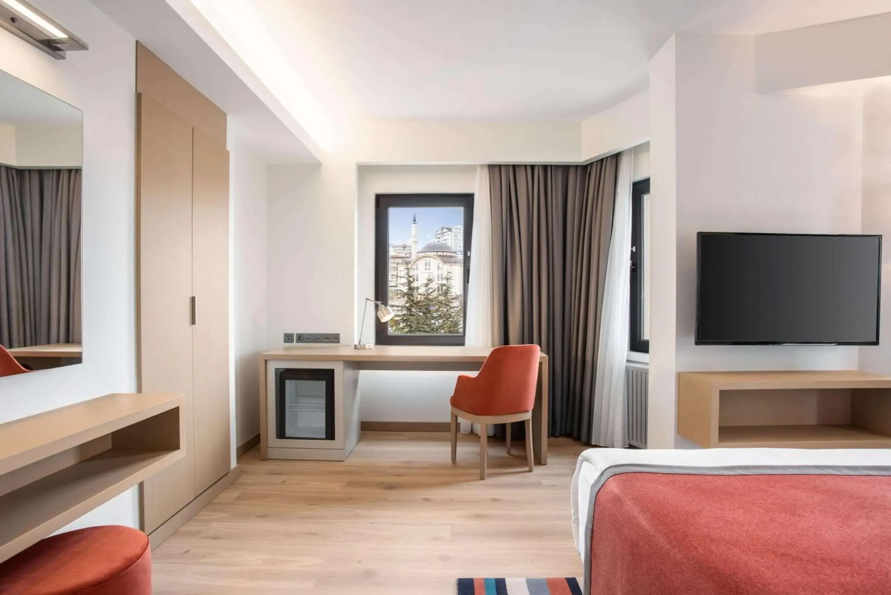 Shower, Bed in TRYP by Wyndham Ankara Oran Shower, Bed in TRYP by Wyndham Ankara Oran