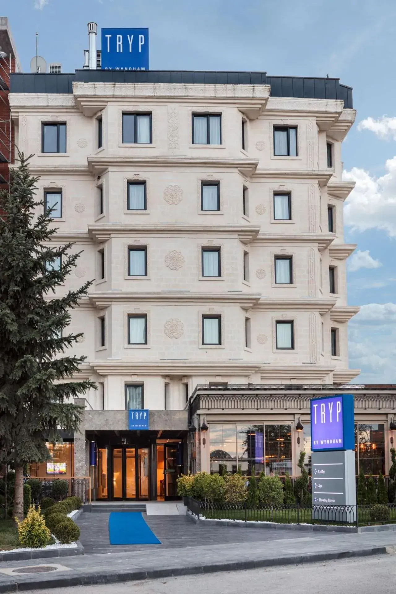 Property building in TRYP by Wyndham Ankara Oran Property building in TRYP by Wyndham Ankara Oran