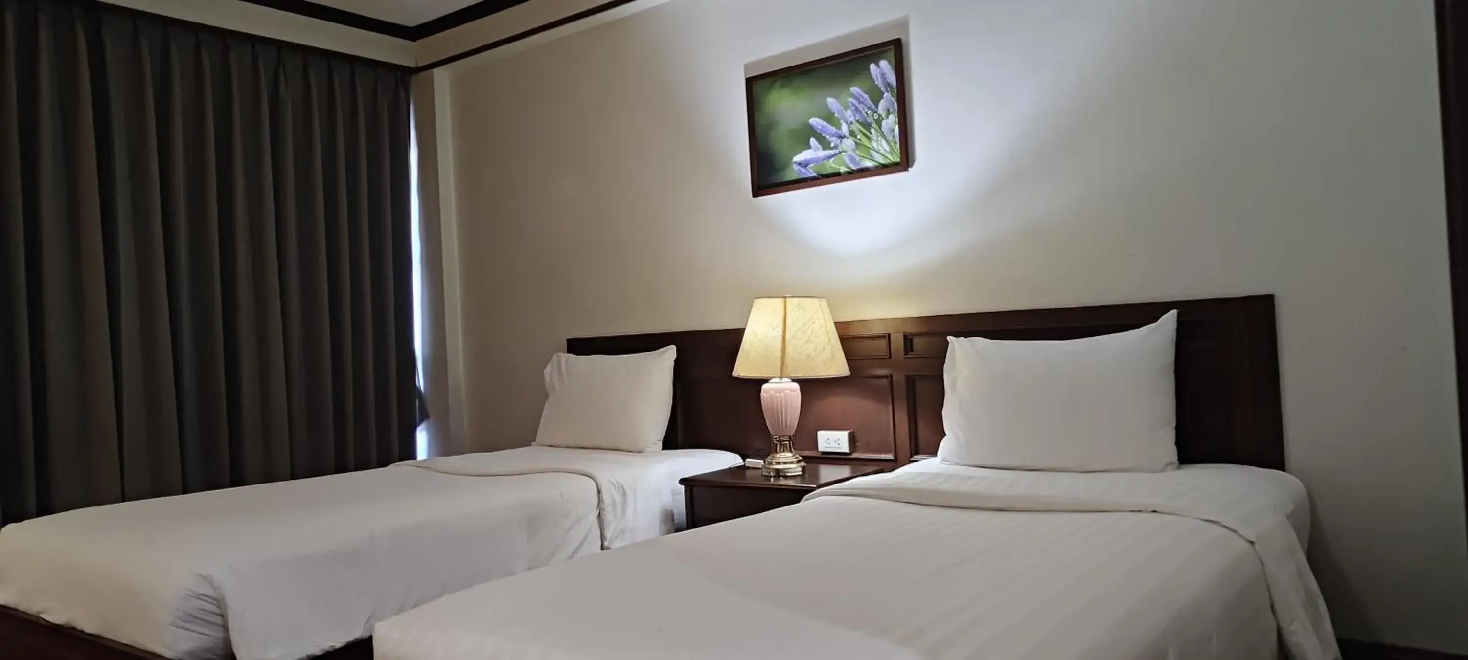 Twin Room with Balcony in Puangpen Villa Hotel Twin Room with Balcony in Puangpen Villa Hotel