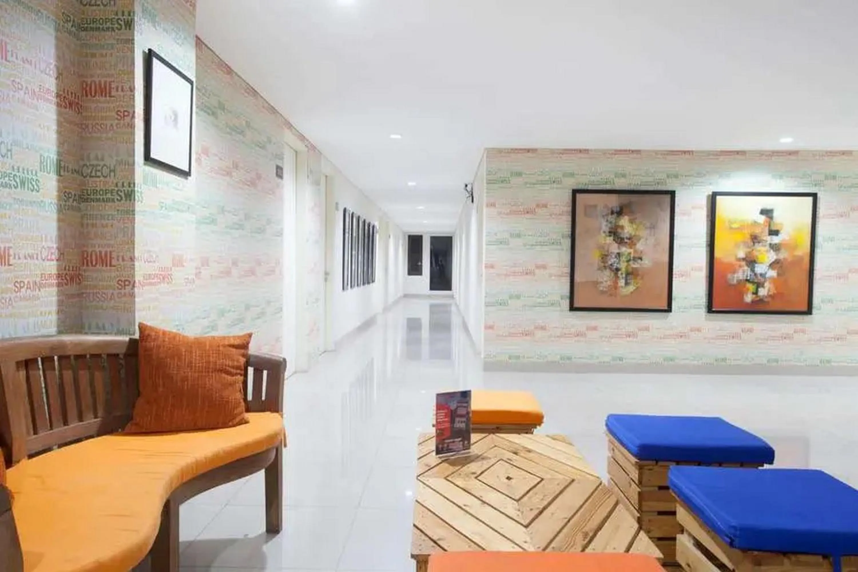 Living room in RedDoorz Plus at Riverside Malang