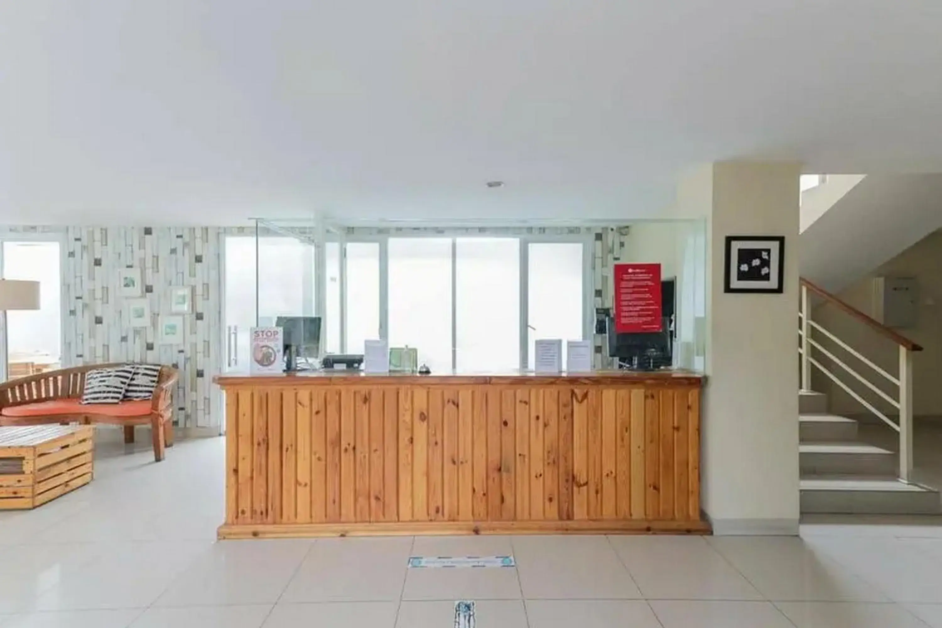 Lobby or reception in RedDoorz Plus at Riverside Malang Lobby or reception in RedDoorz Plus at Riverside Malang