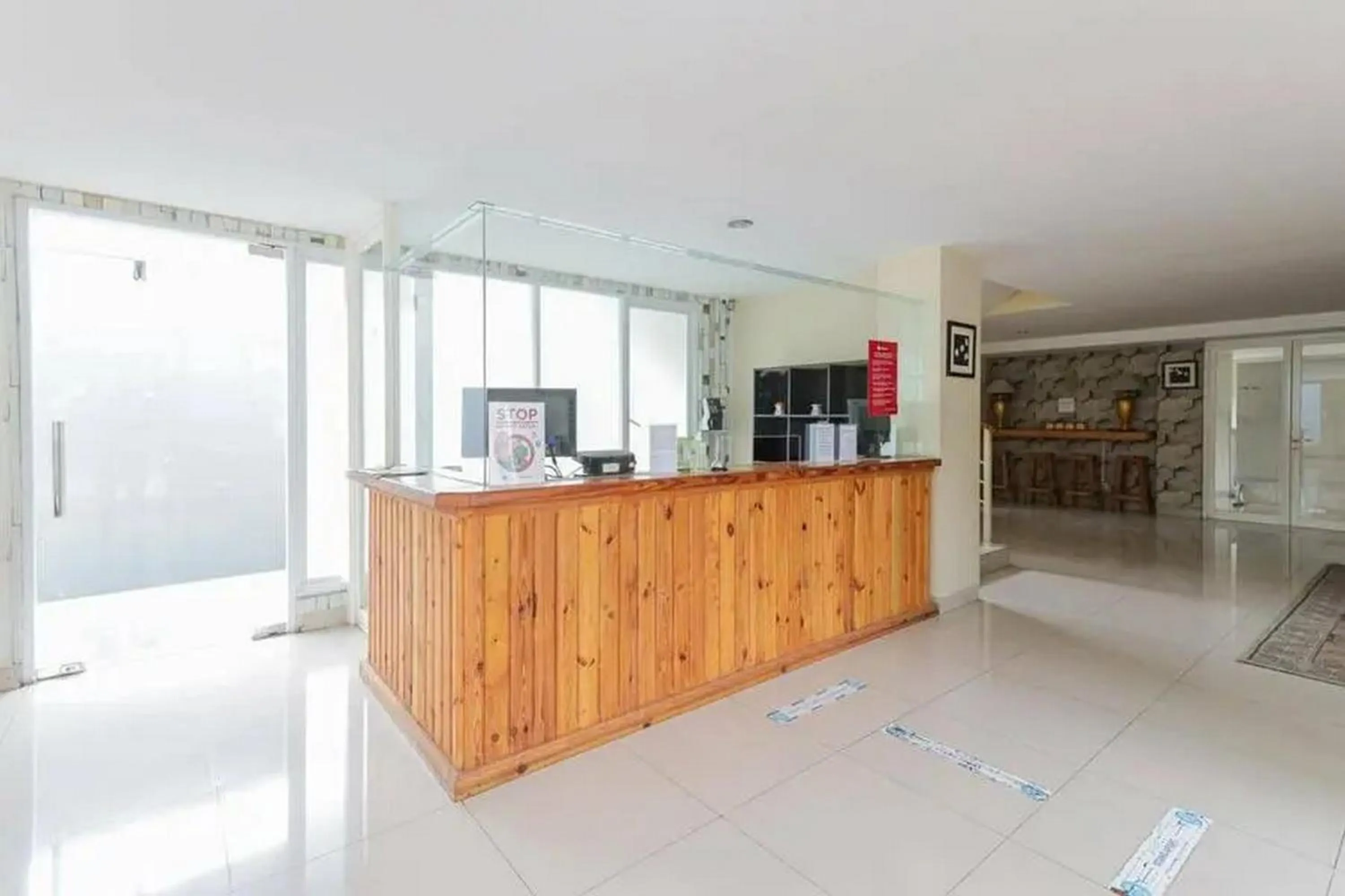 Lobby or reception in RedDoorz Plus at Riverside Malang