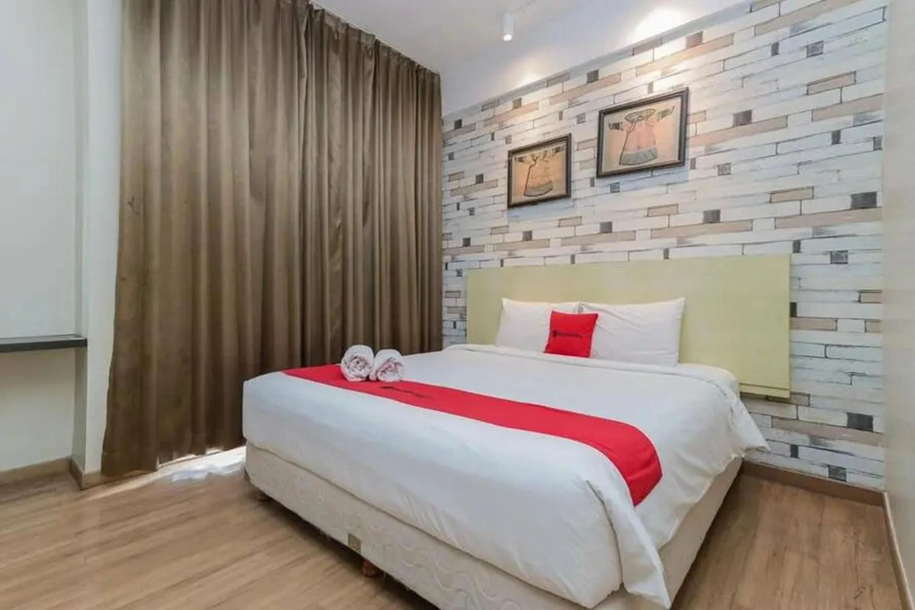 Bedroom, Bed in RedDoorz Plus at Riverside Malang