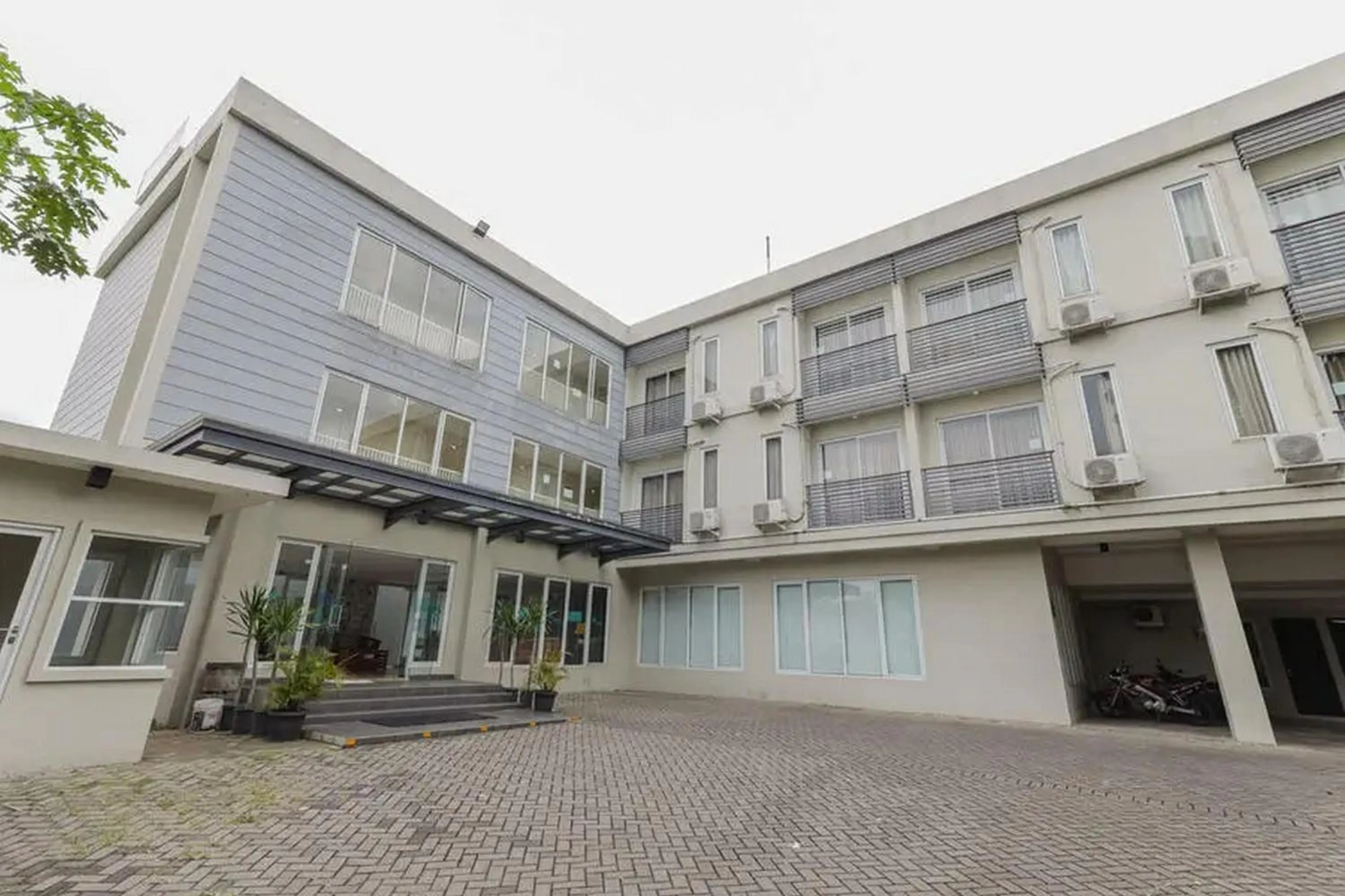 Property building in Capital O 91288 Chrysant Premiere Residence