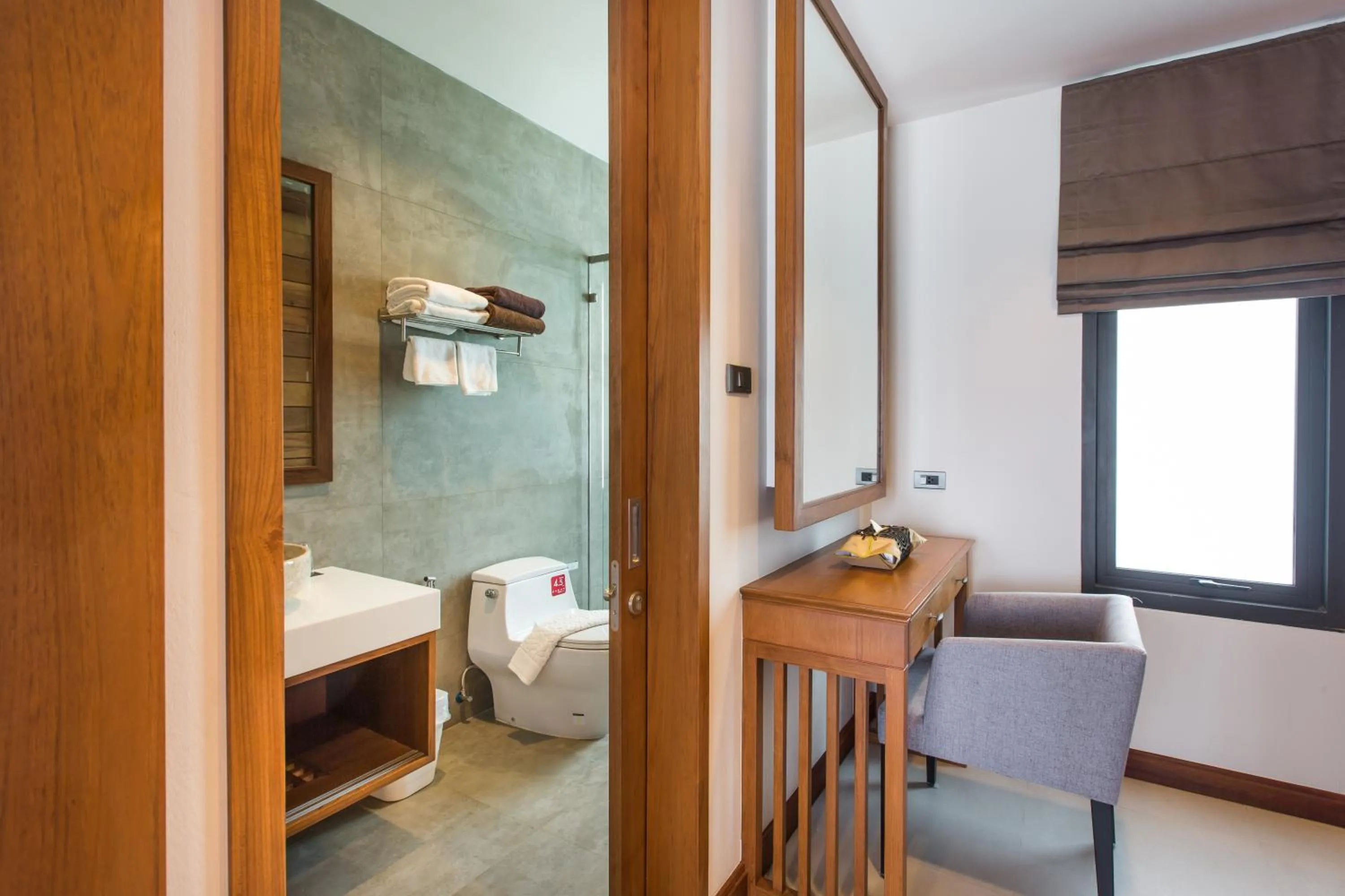 Bathroom, Bed in Villa Palavee (B2)
