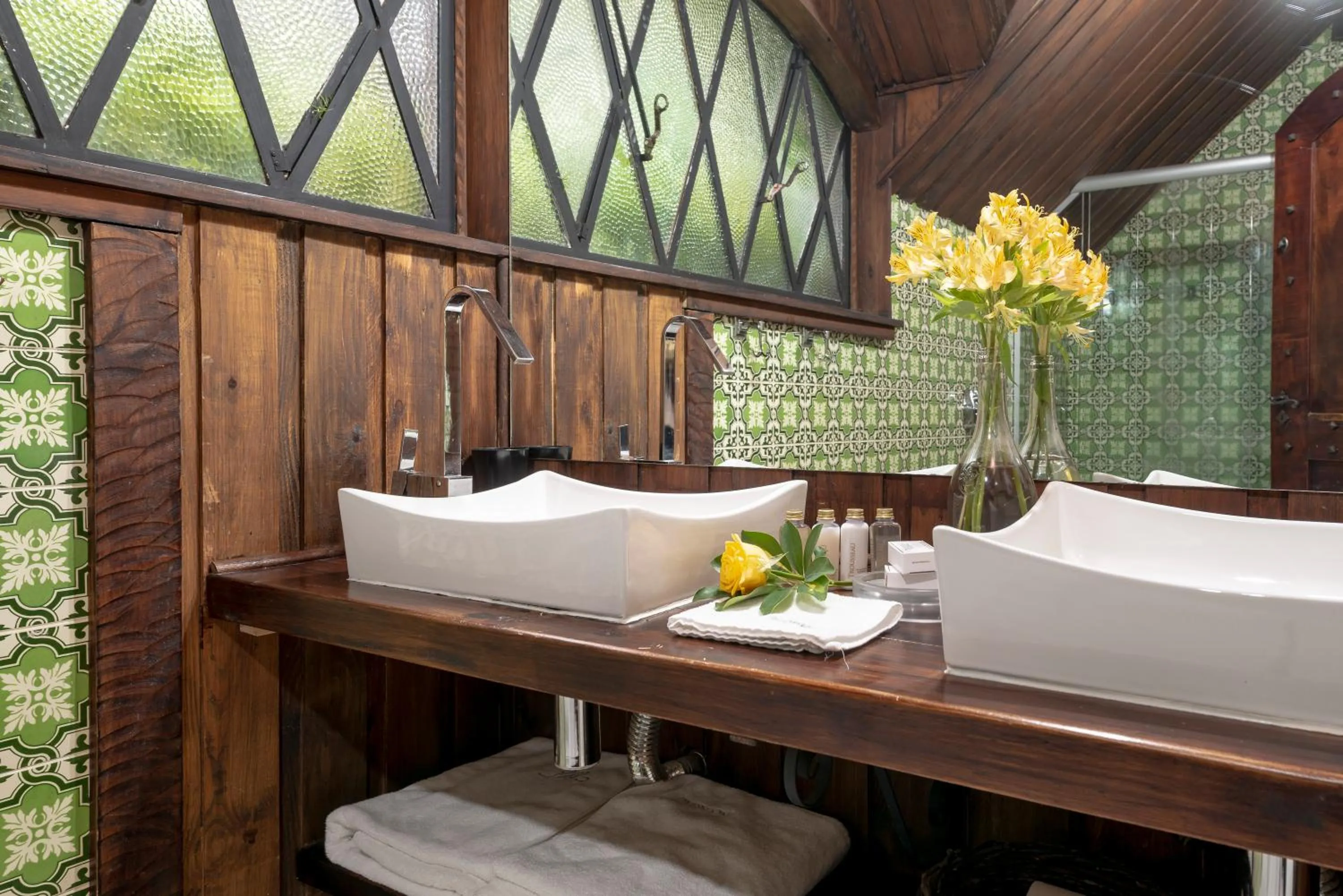 Bathroom in Alma Hotel