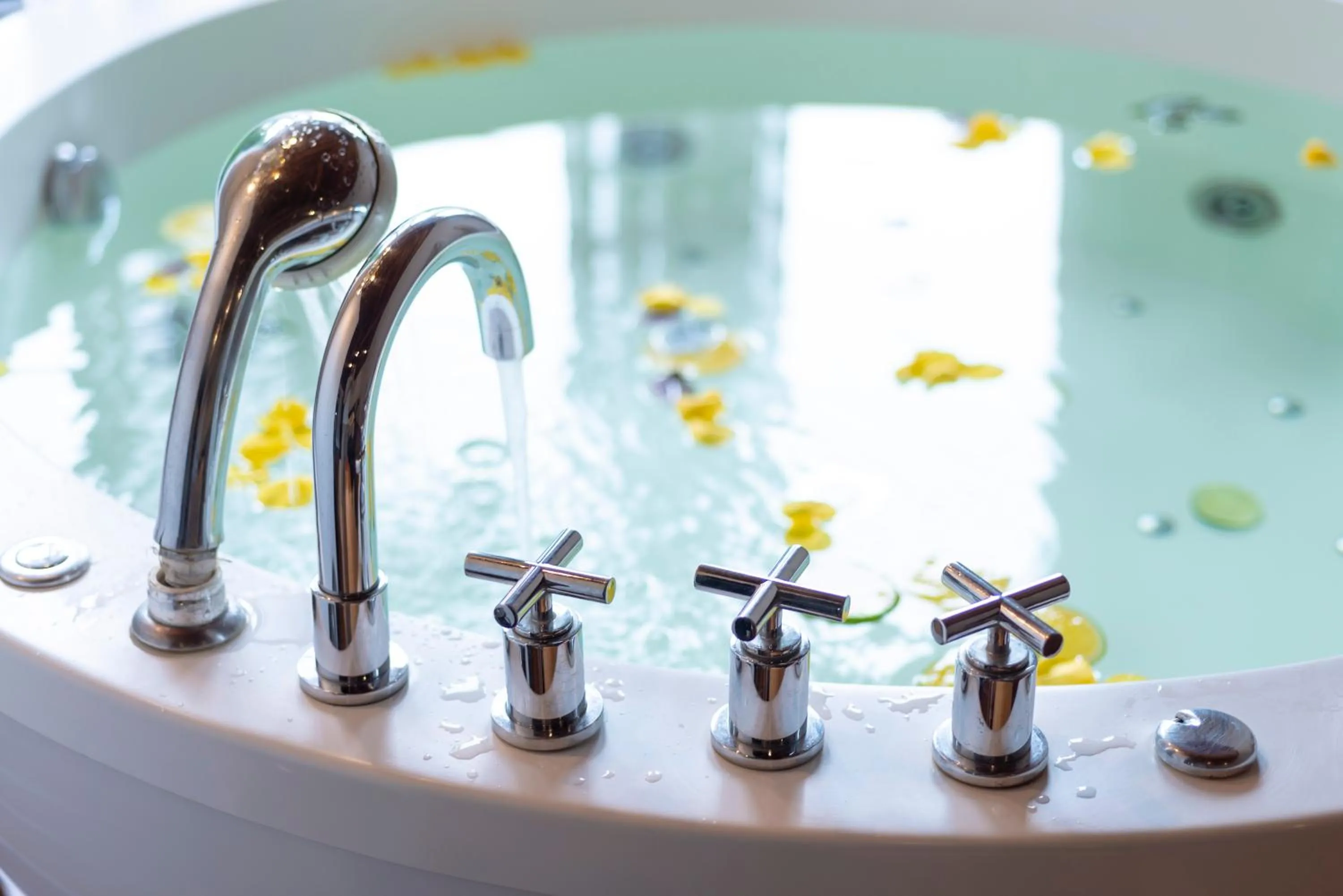 Bathroom in Alma Hotel