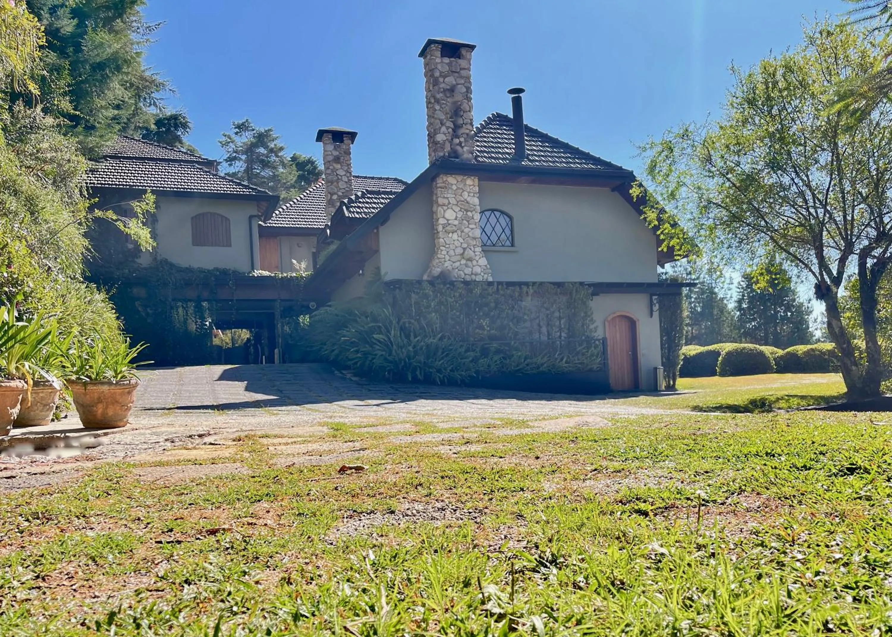 Parking in Alma Hotel