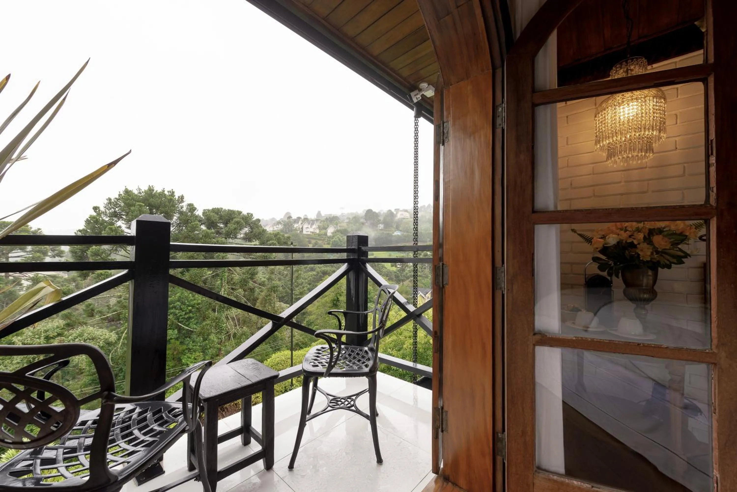 Bedroom in Alma Hotel