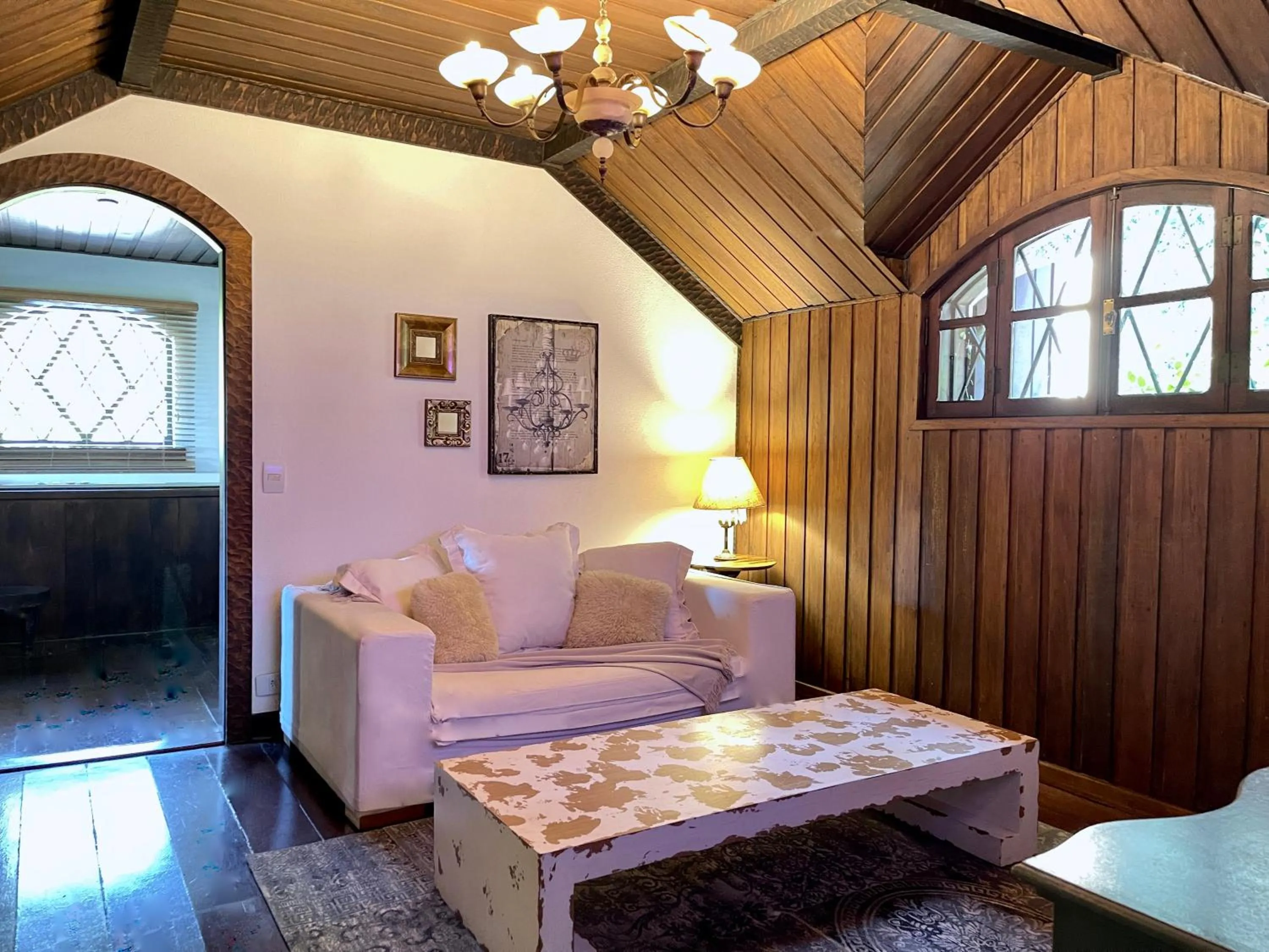 Bedroom in Alma Hotel